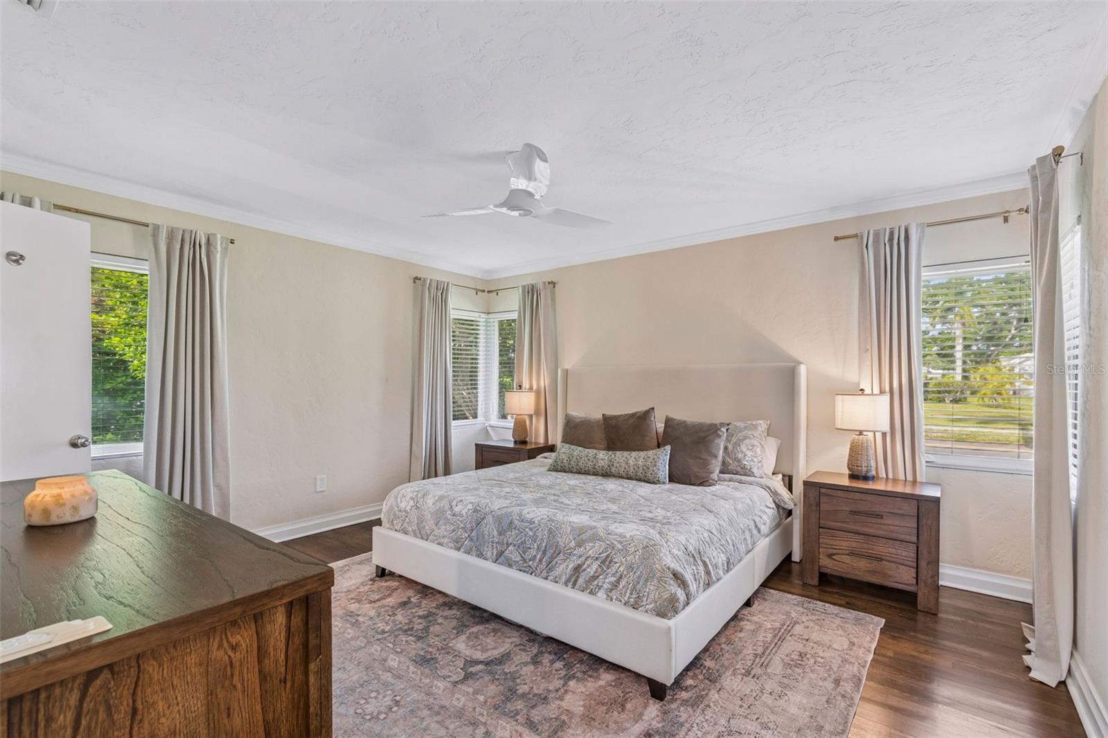 Image 30 of 77 For 301 26th Street W
