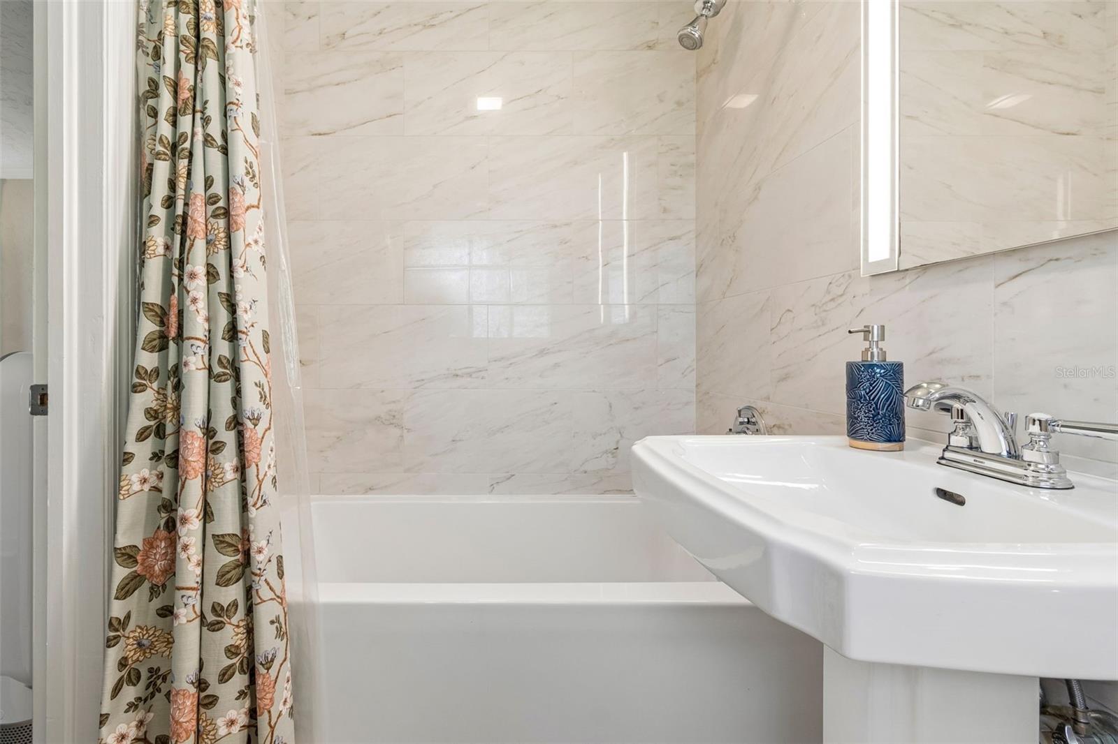 Image 34 of 77 For 301 26th Street W