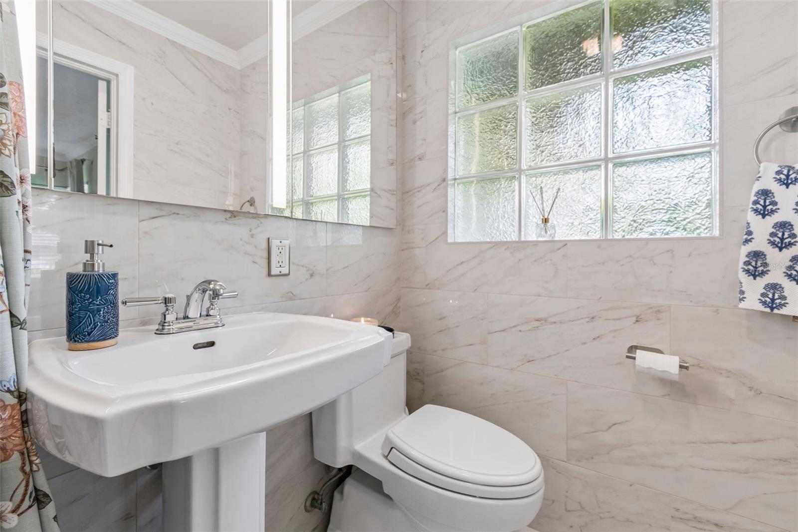 Image 35 of 77 For 301 26th Street W