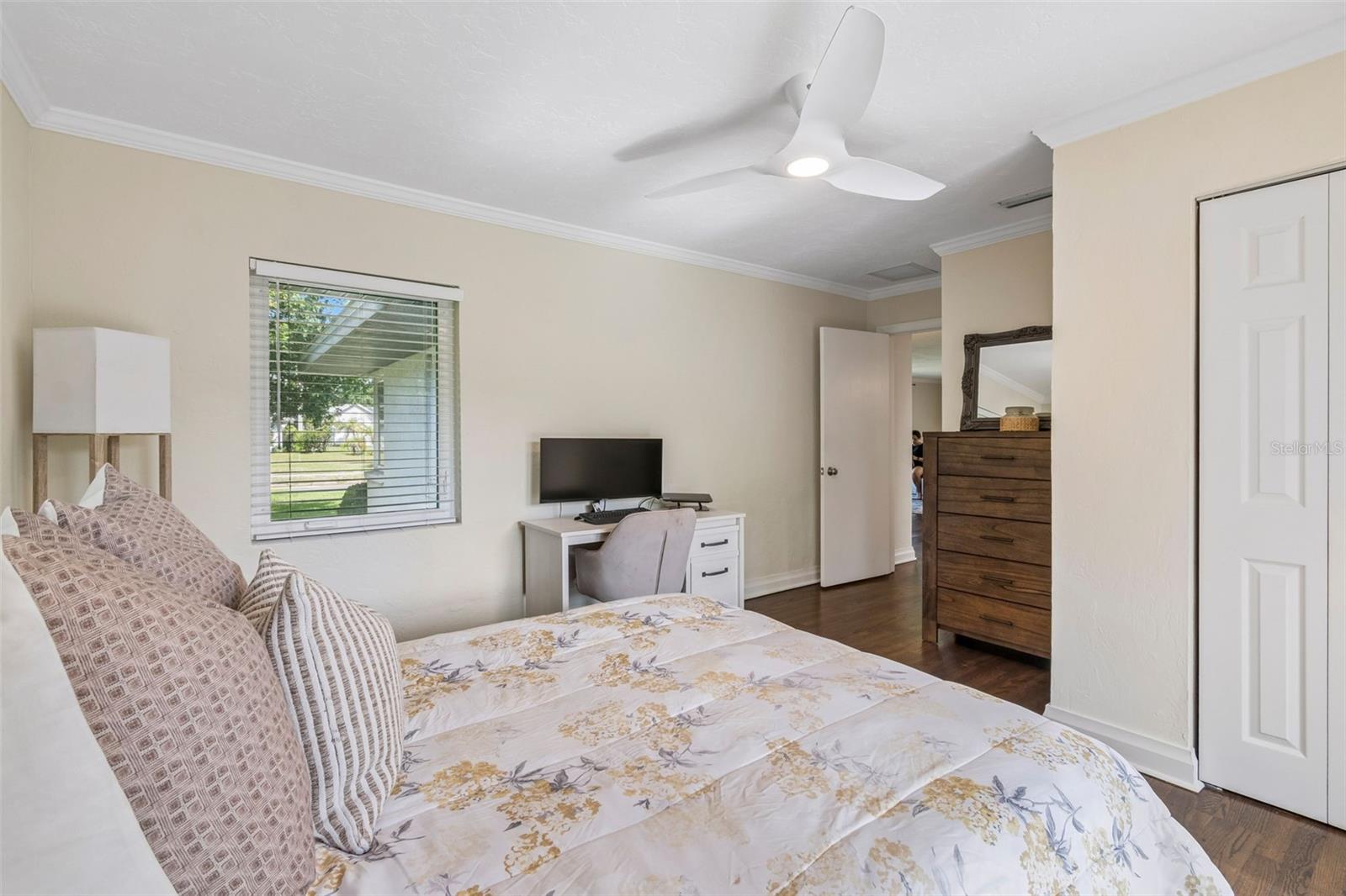 Image 38 of 77 For 301 26th Street W