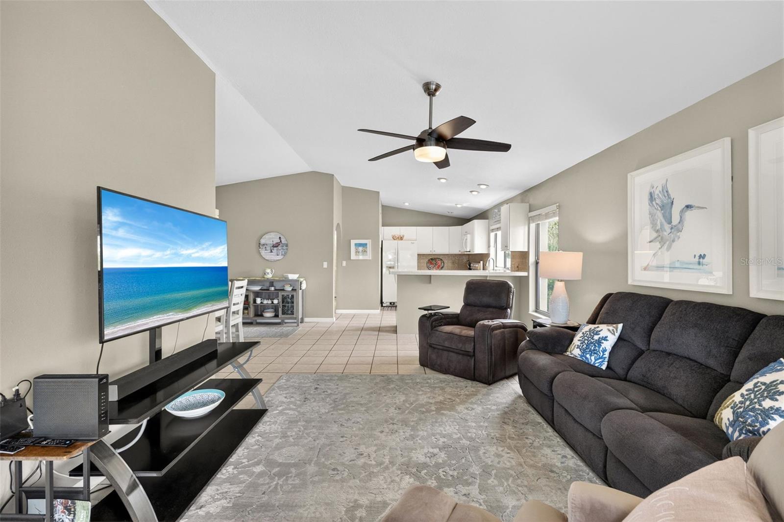 Image 10 of 39 For 4729 Casablanca Circle C21