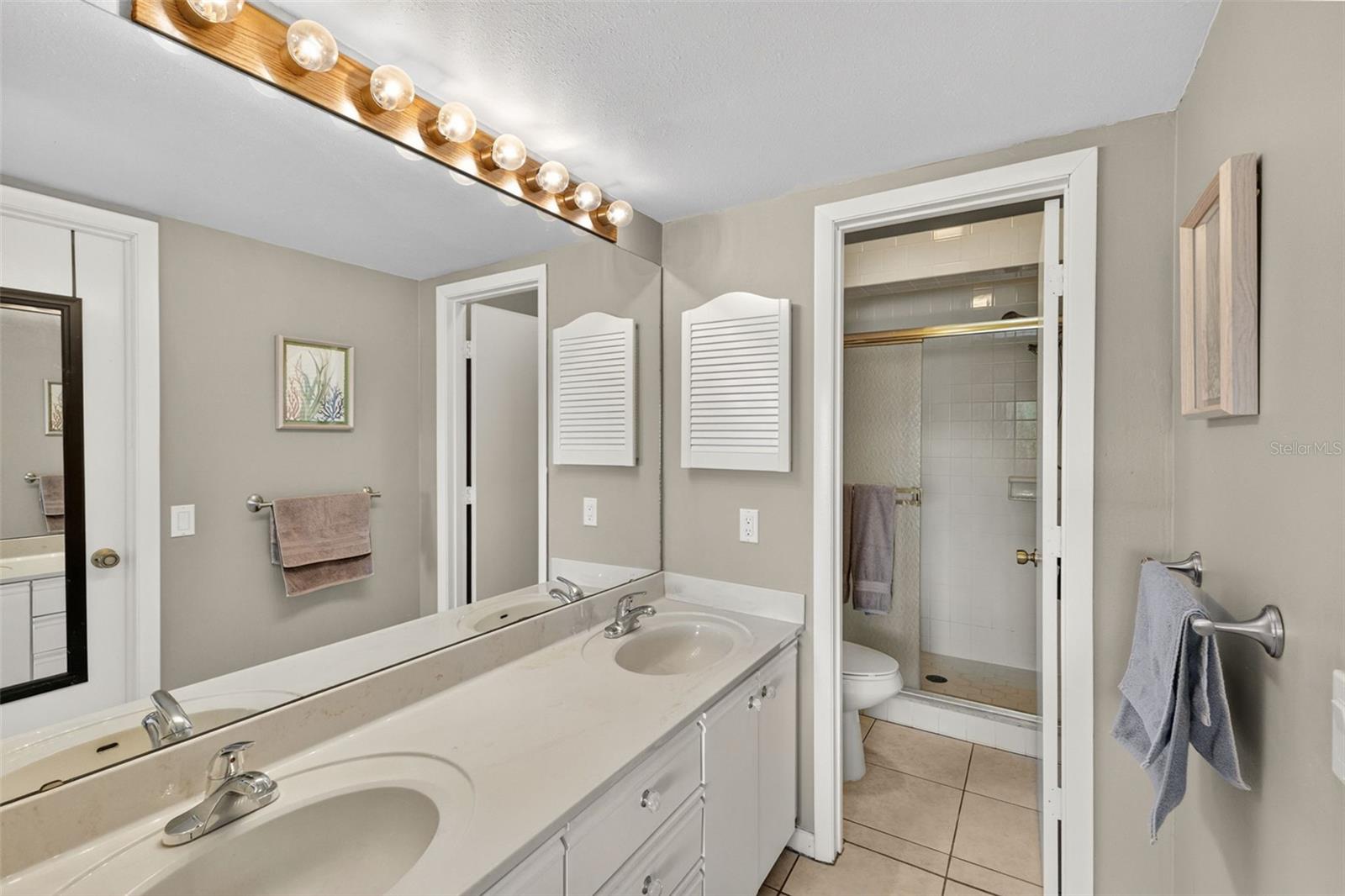 Image 14 of 39 For 4729 Casablanca Circle C21
