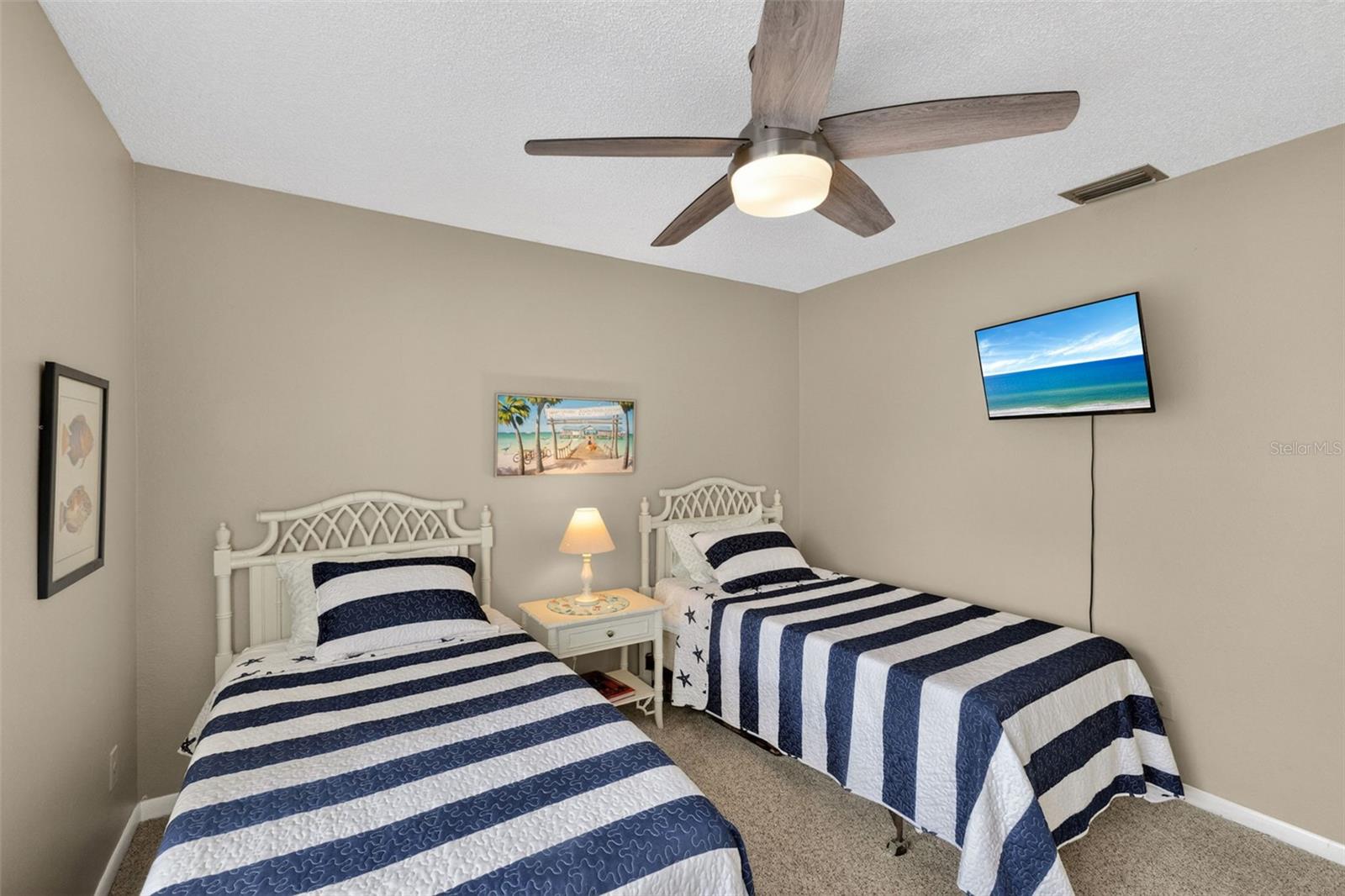 Image 21 of 39 For 4729 Casablanca Circle C21