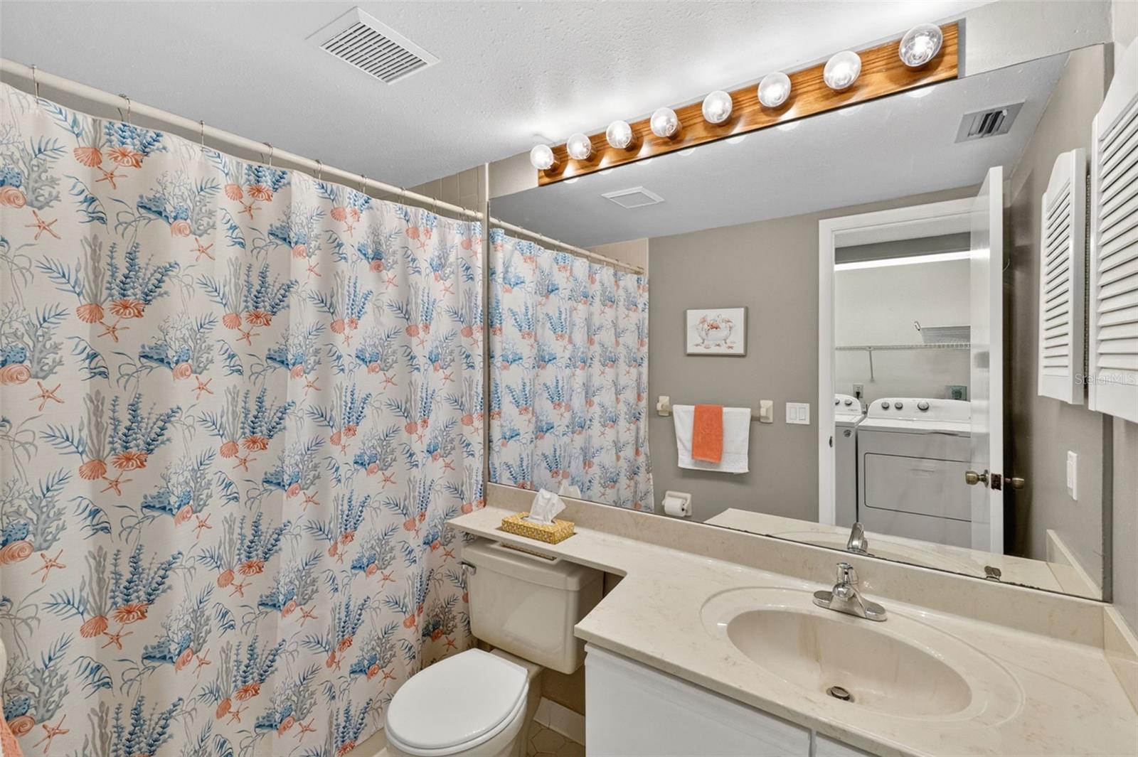 Image 23 of 39 For 4729 Casablanca Circle C21