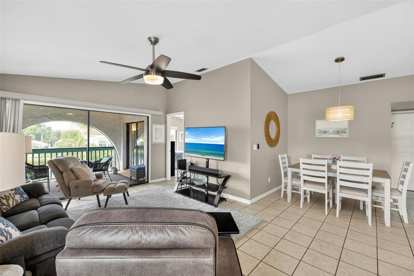 Image 9 of 39 For 4729 Casablanca Circle C21