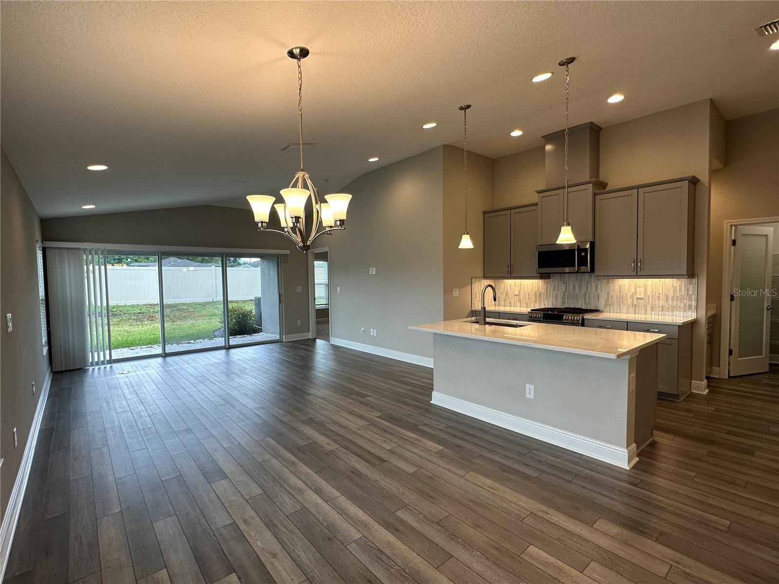 Image 11 of 33 For 12573 Oak Hill Way