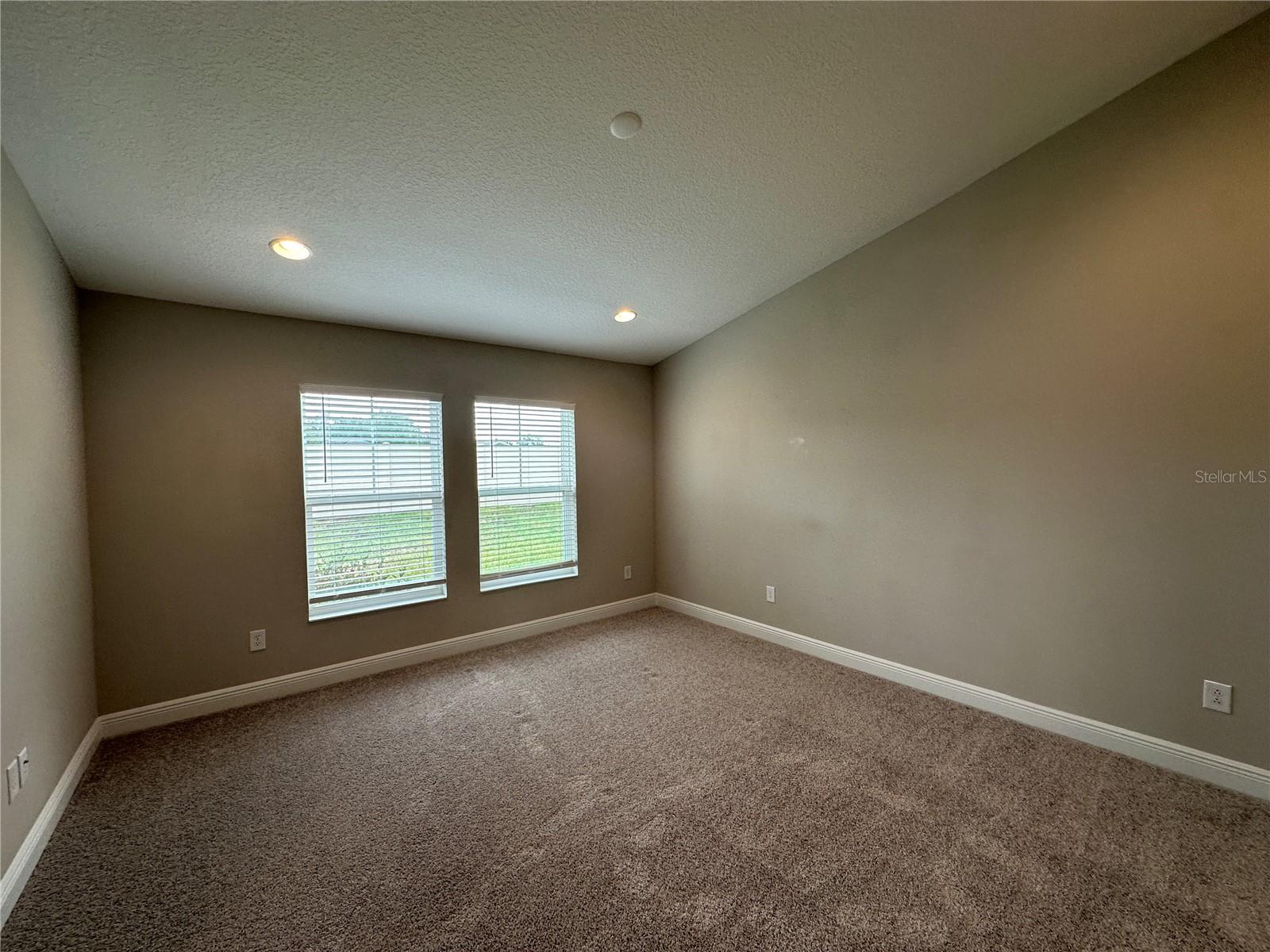 Image 13 of 33 For 12573 Oak Hill Way