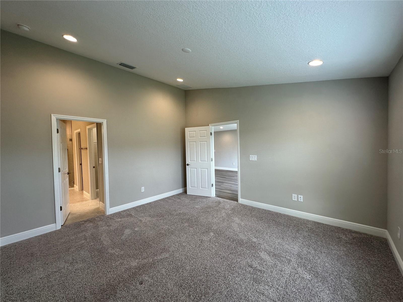Image 14 of 33 For 12573 Oak Hill Way