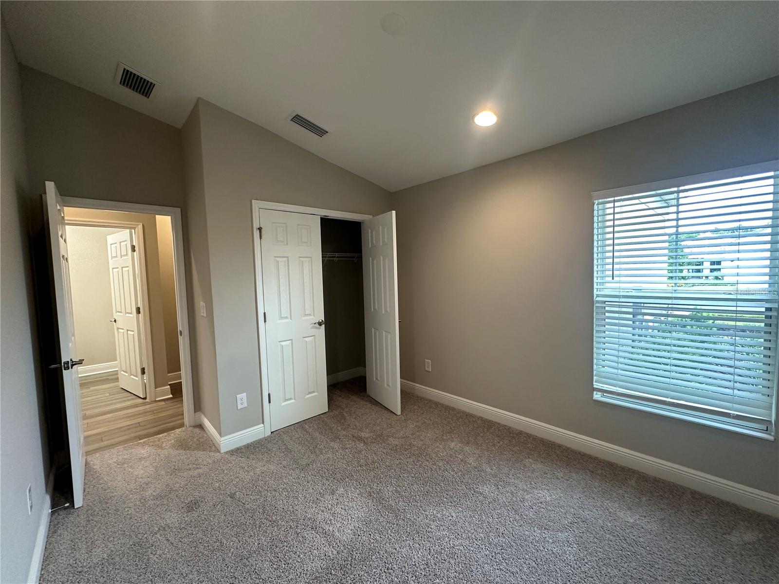 Image 26 of 33 For 12573 Oak Hill Way