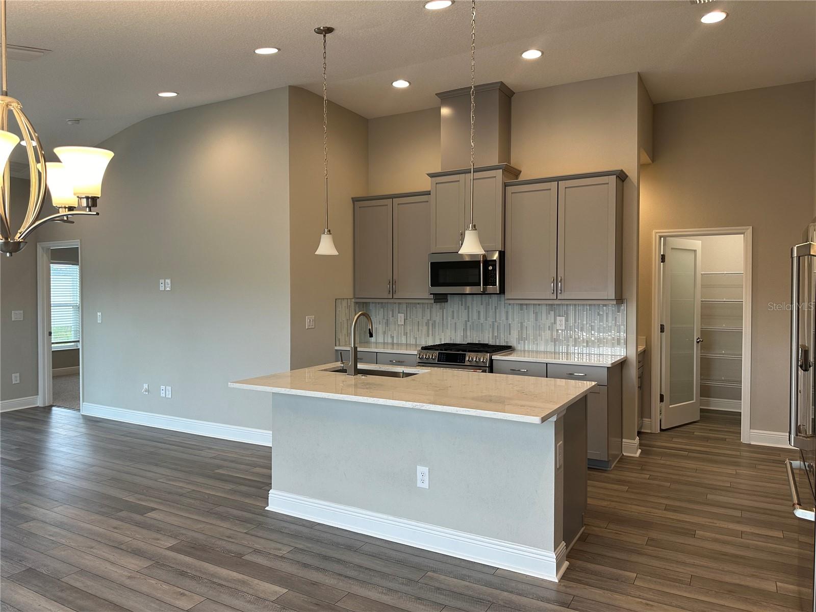Image 6 of 33 For 12573 Oak Hill Way