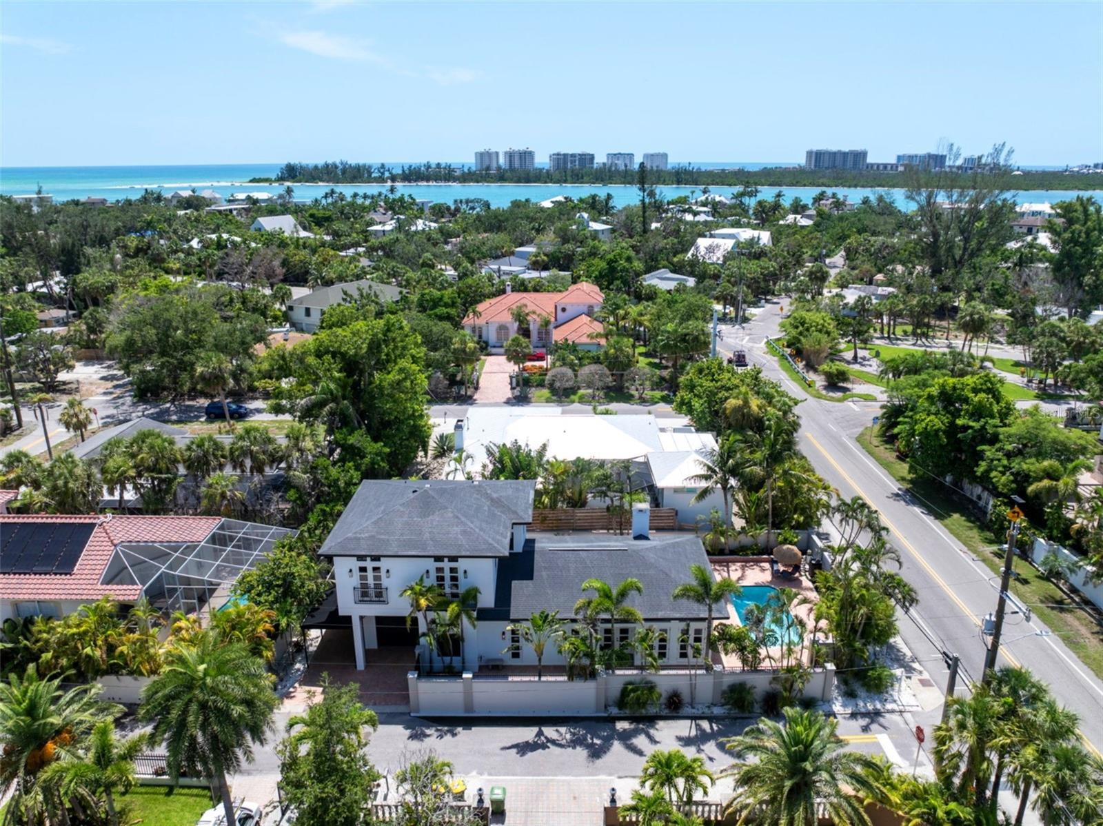 Details for 324 Siesta Drive, SARASOTA, FL 34242