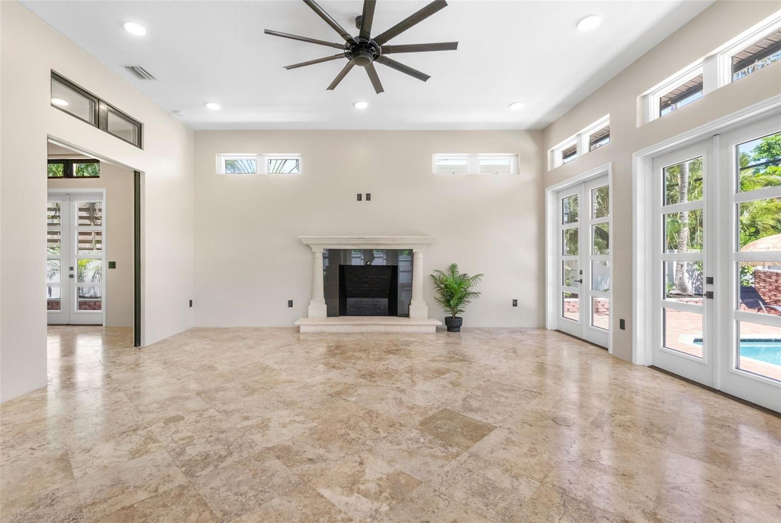 Image 10 of 52 For 324 Siesta Drive