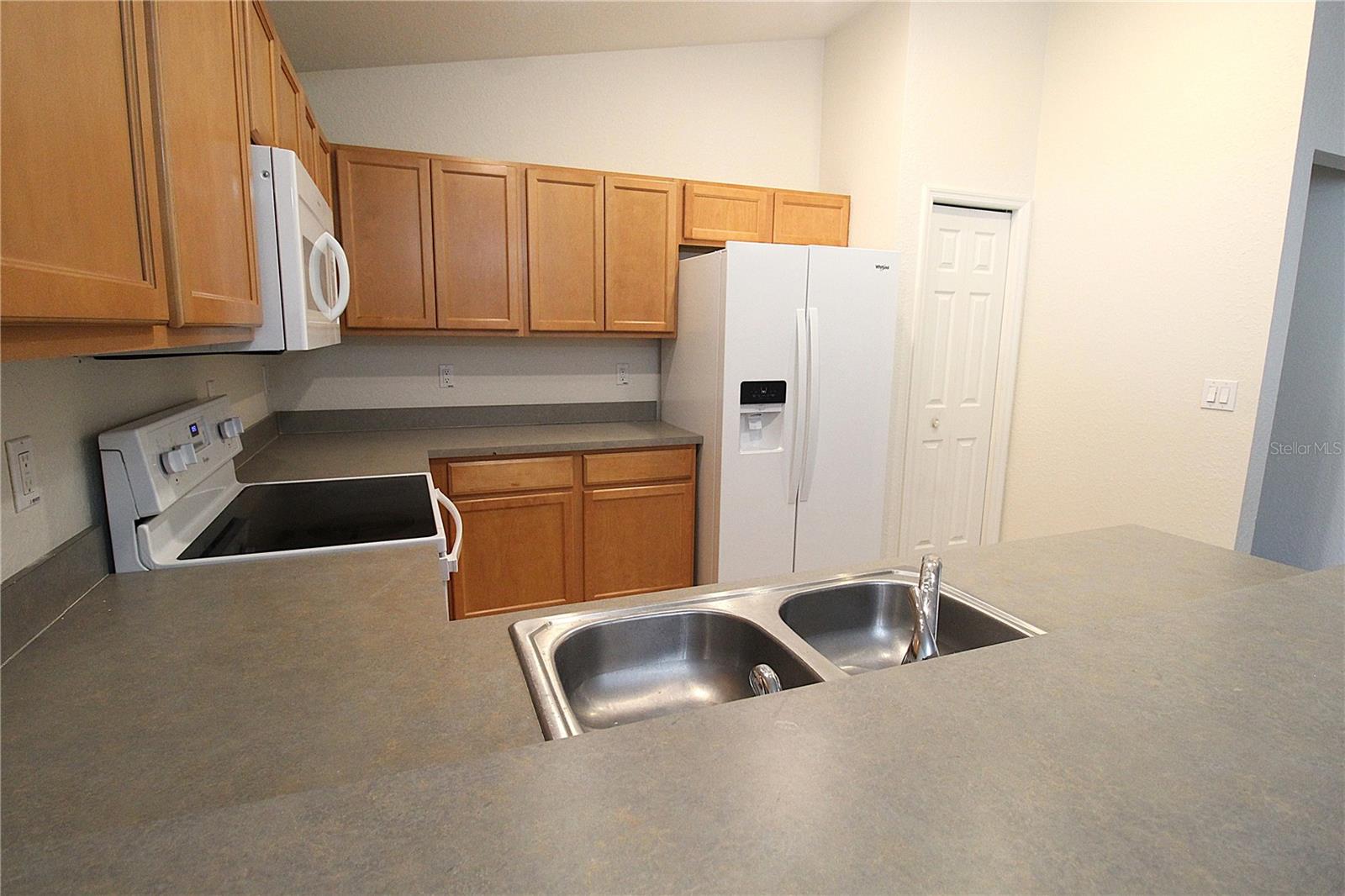 Image 6 of 22 For 2211 11th Avenue E
