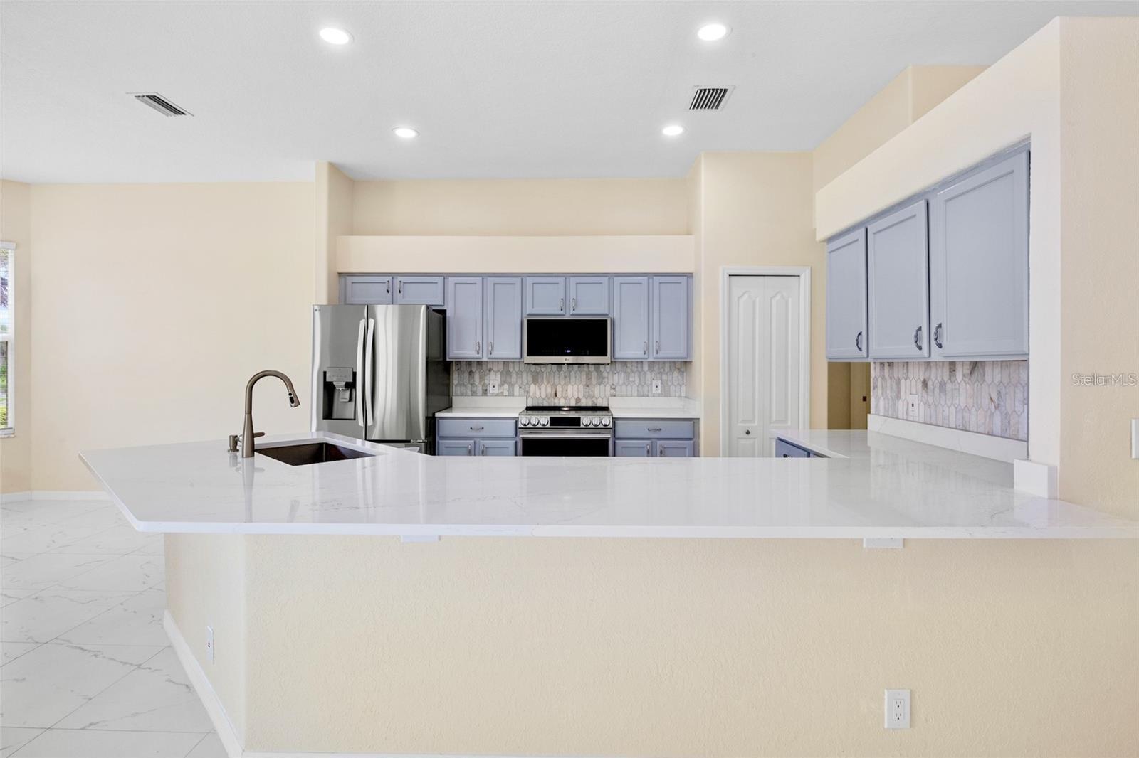 Image 12 of 39 For 4971 Sabal Lake Circle