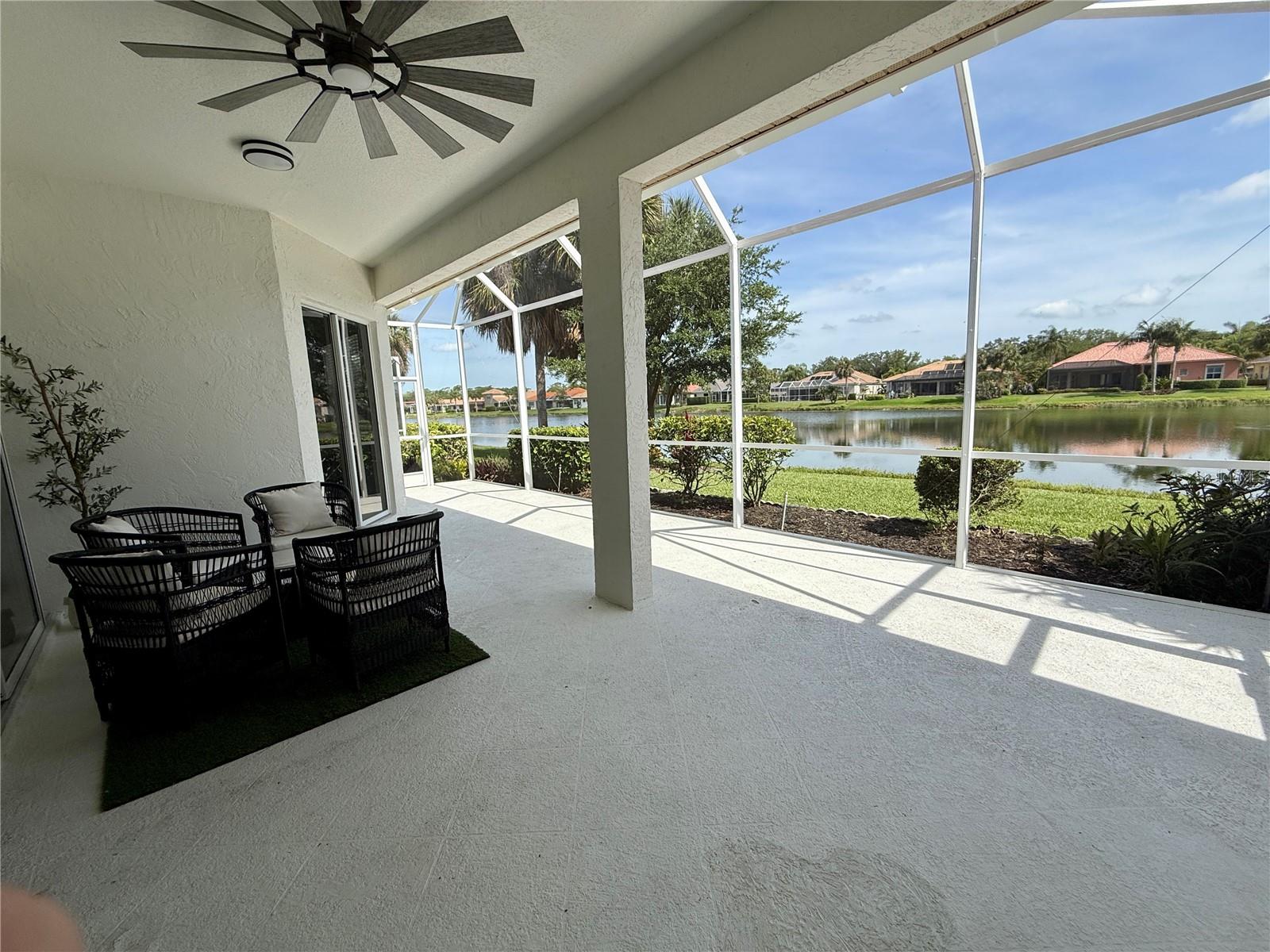 Image 17 of 39 For 4971 Sabal Lake Circle