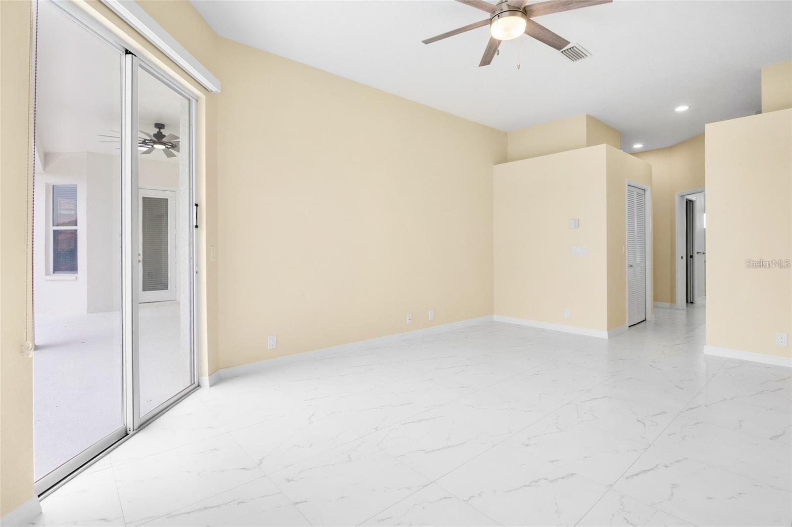Image 19 of 39 For 4971 Sabal Lake Circle