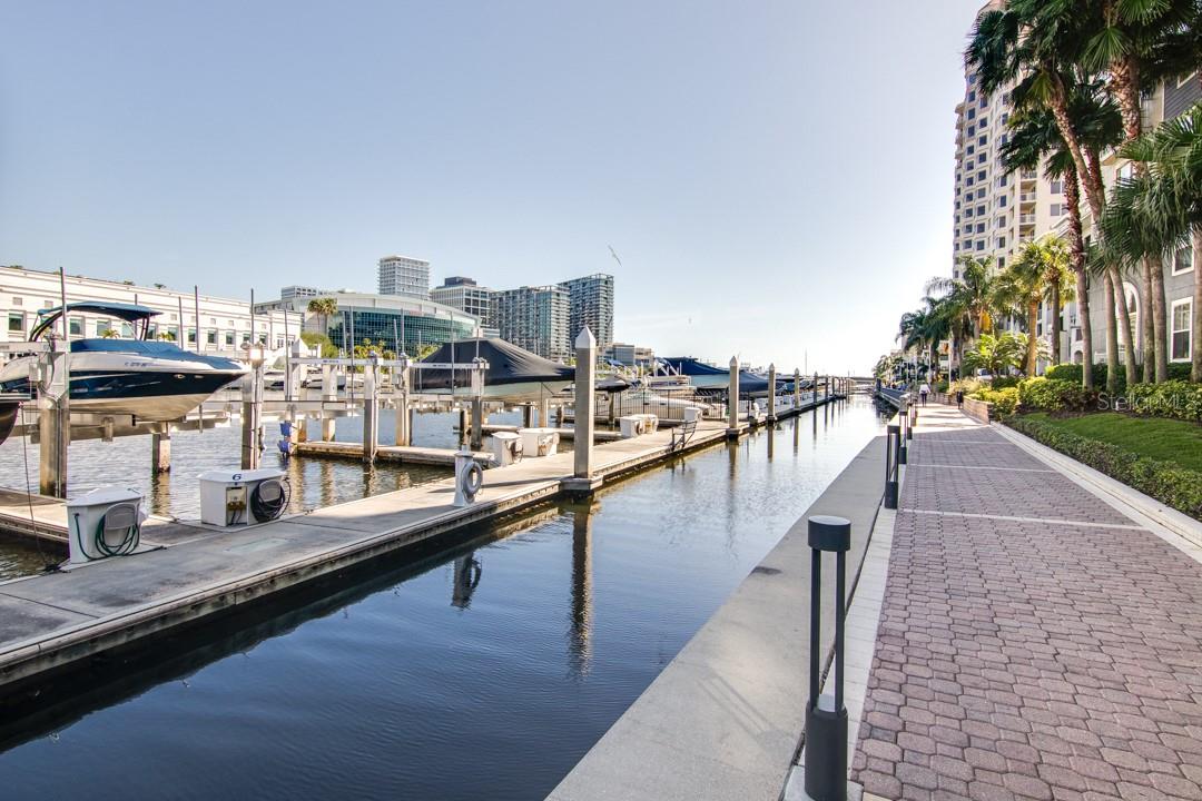 Image 22 of 24 For 700 Harbour Island Boulevard 412