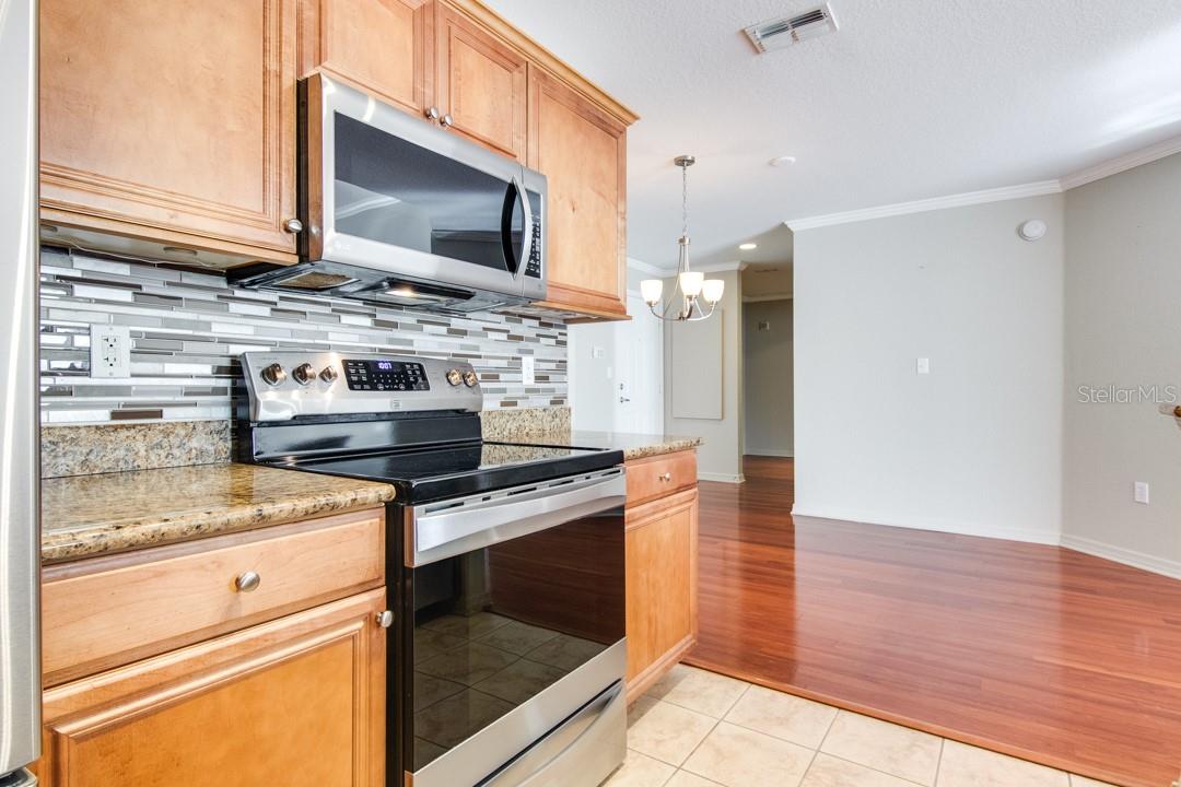Image 5 of 24 For 700 Harbour Island Boulevard 412