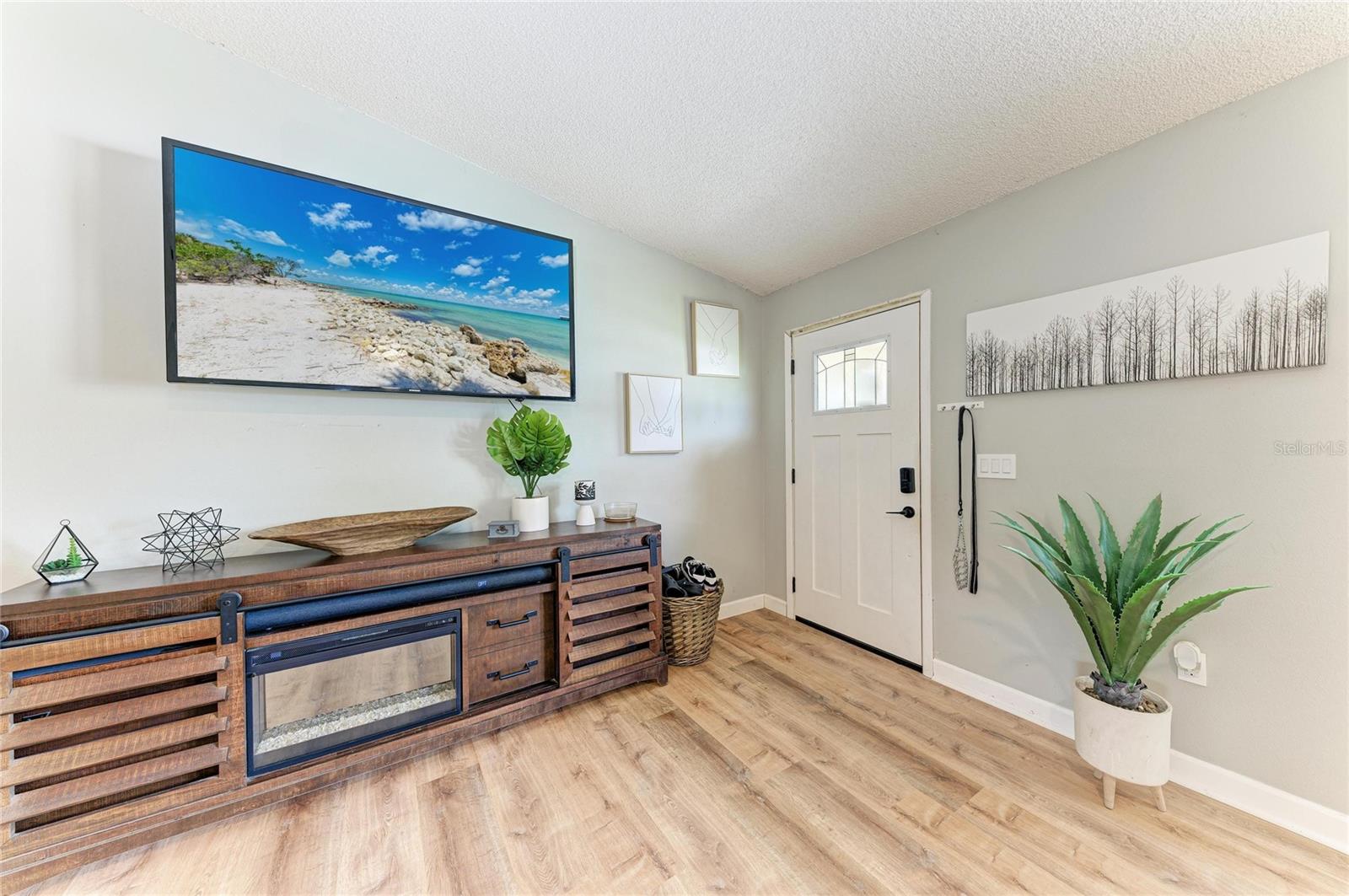 Image 6 of 43 For 4505 30th Street Circle E