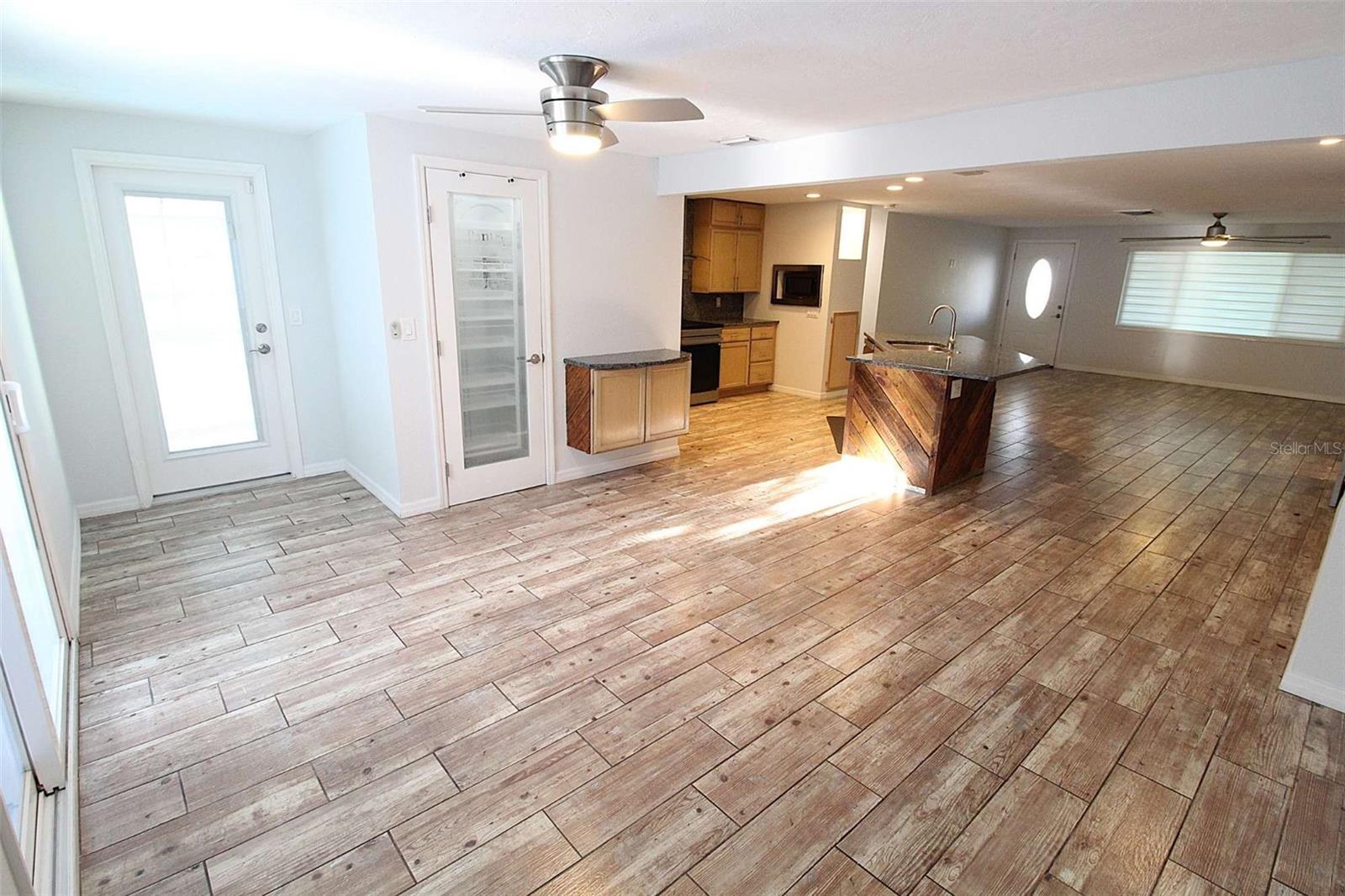 Image 16 of 35 For 5521 Yorkshire Way