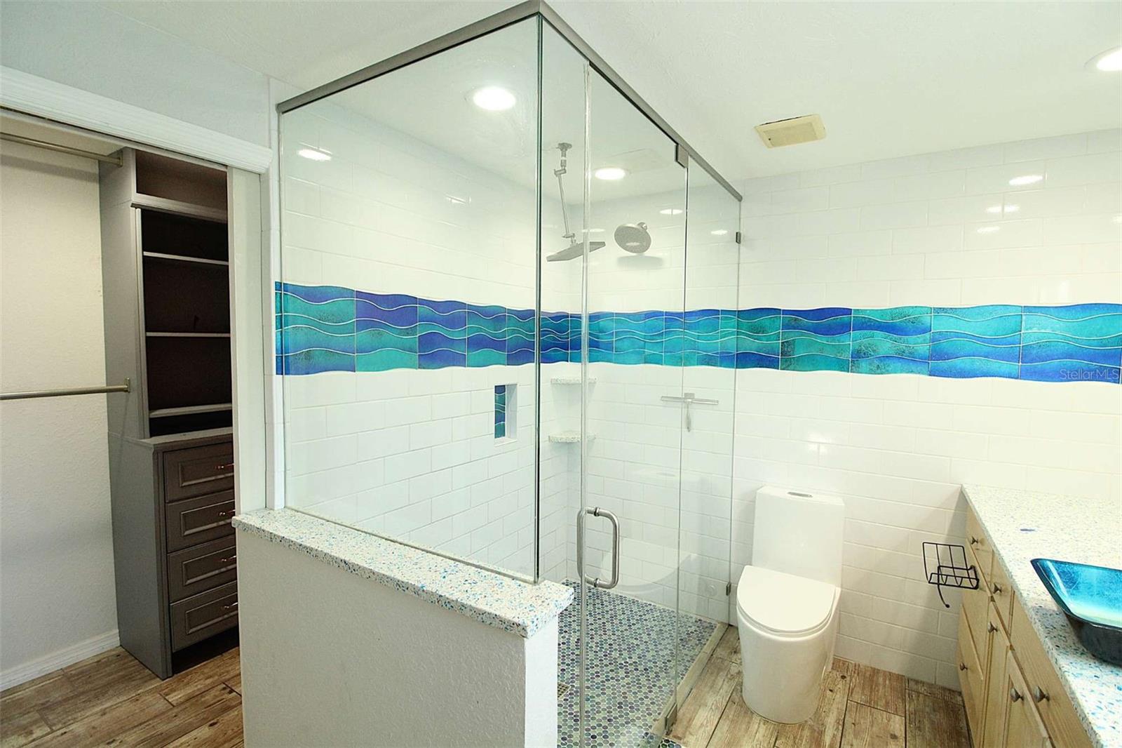 Image 31 of 35 For 5521 Yorkshire Way