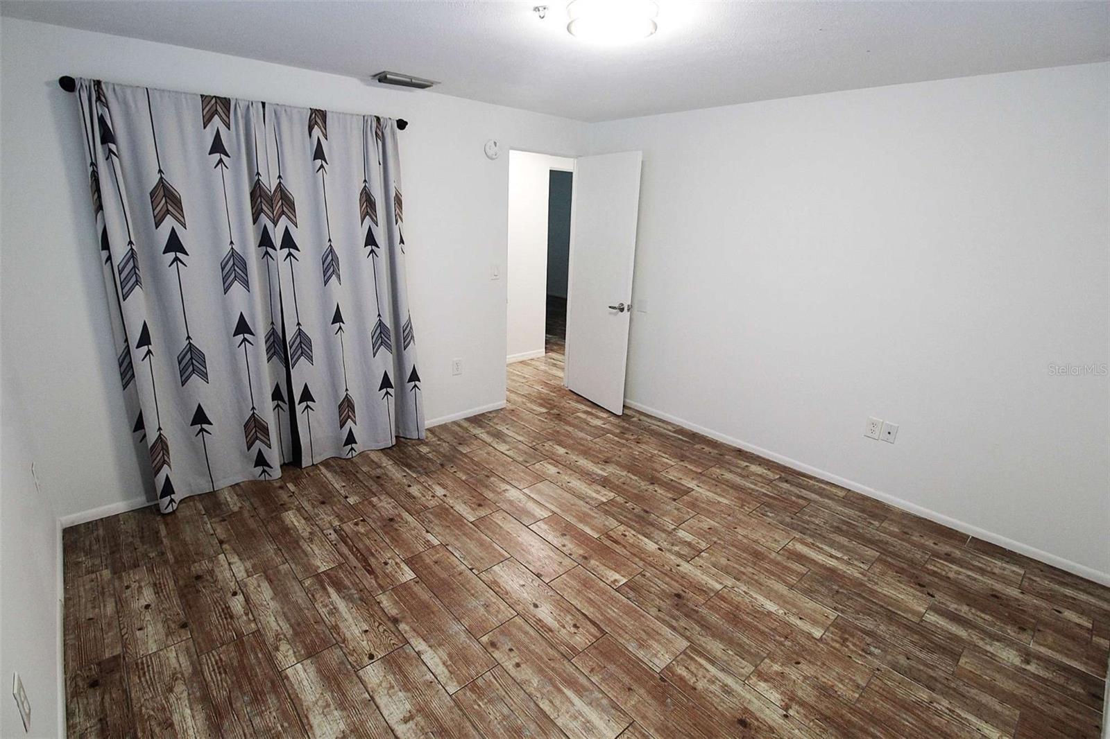 Image 4 of 35 For 5521 Yorkshire Way