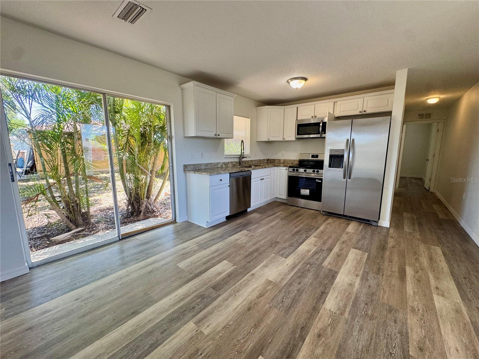 Image 3 of 10 For 307 27th Street E