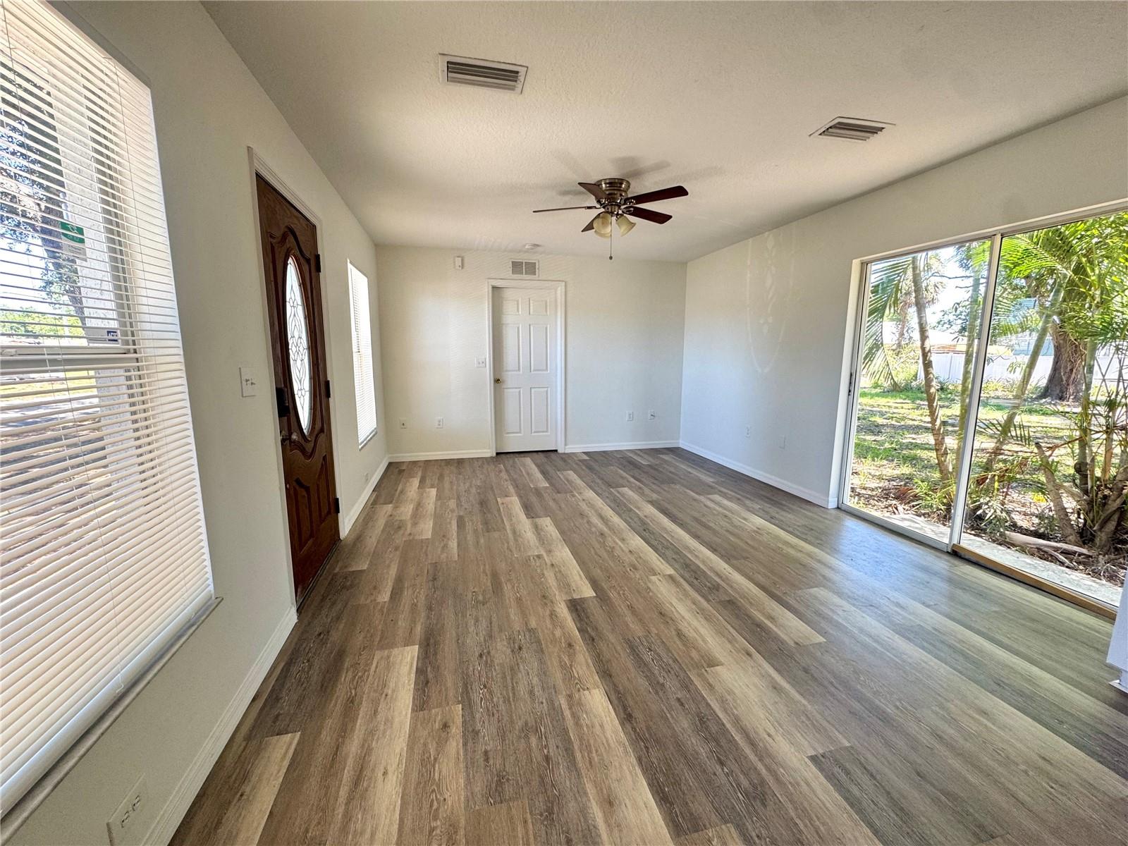 Image 4 of 10 For 307 27th Street E