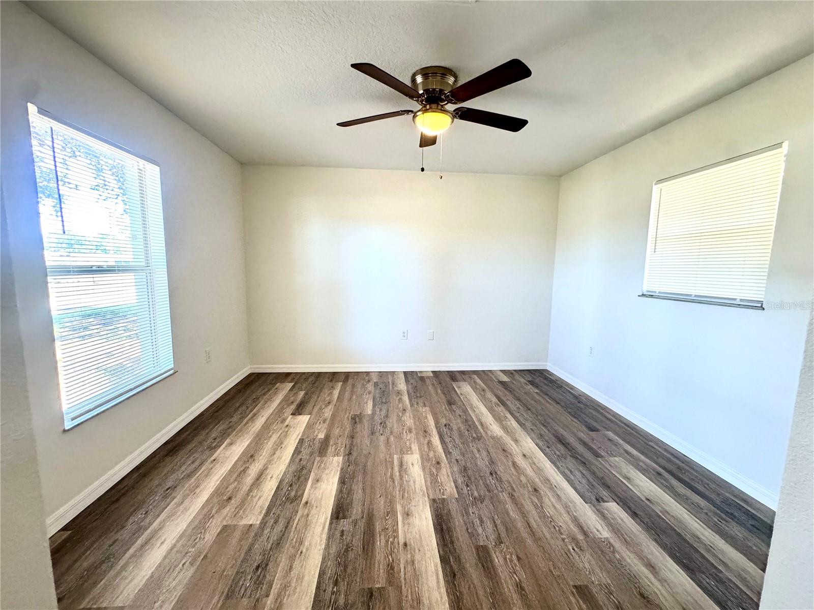 Image 5 of 10 For 307 27th Street E