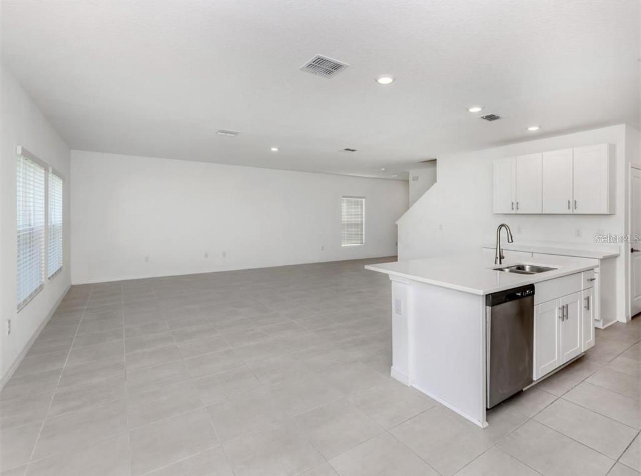 Image 14 of 35 For 11228 Fieldstone Drive
