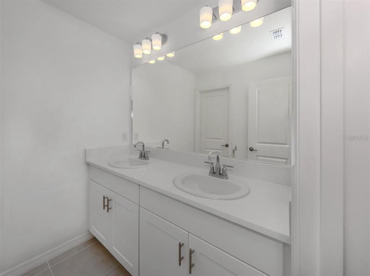 Image 22 of 35 For 11228 Fieldstone Drive