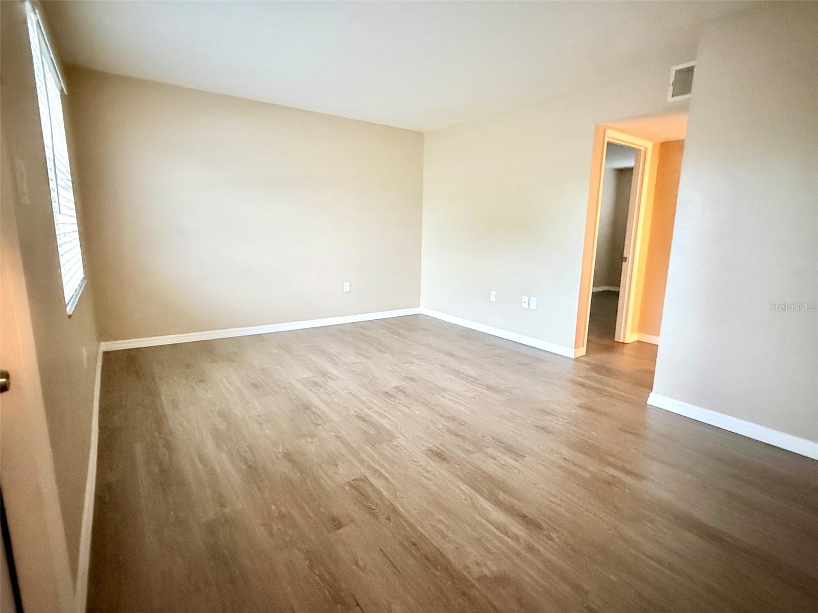 Image 4 of 12 For 507 10th Avenue W