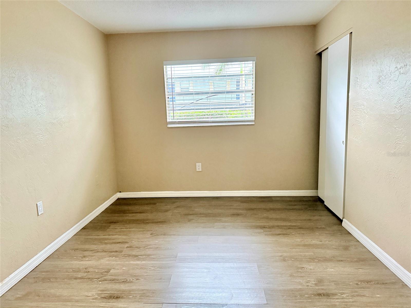 Image 5 of 12 For 507 10th Avenue W