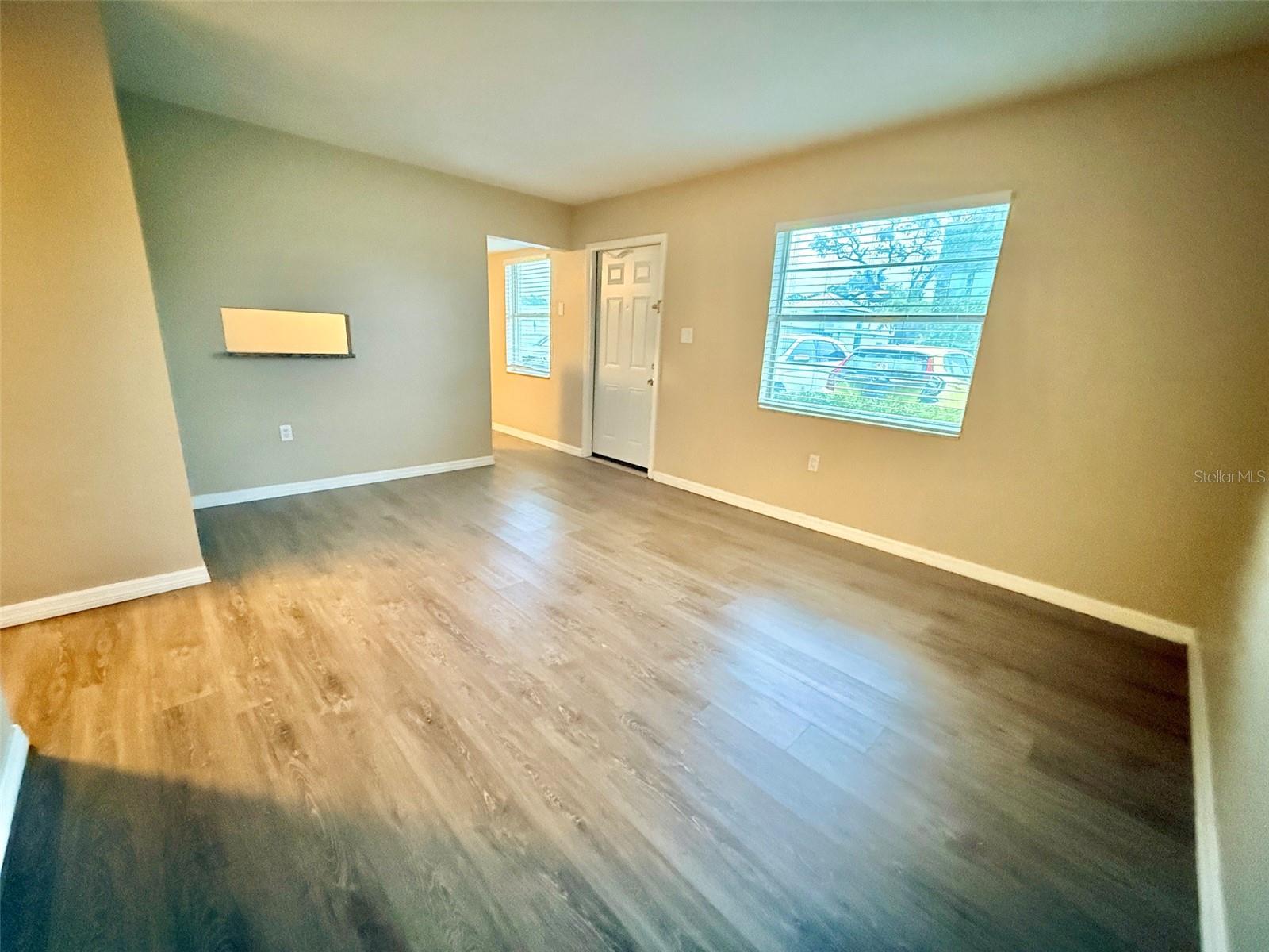 Image 6 of 12 For 507 10th Avenue W