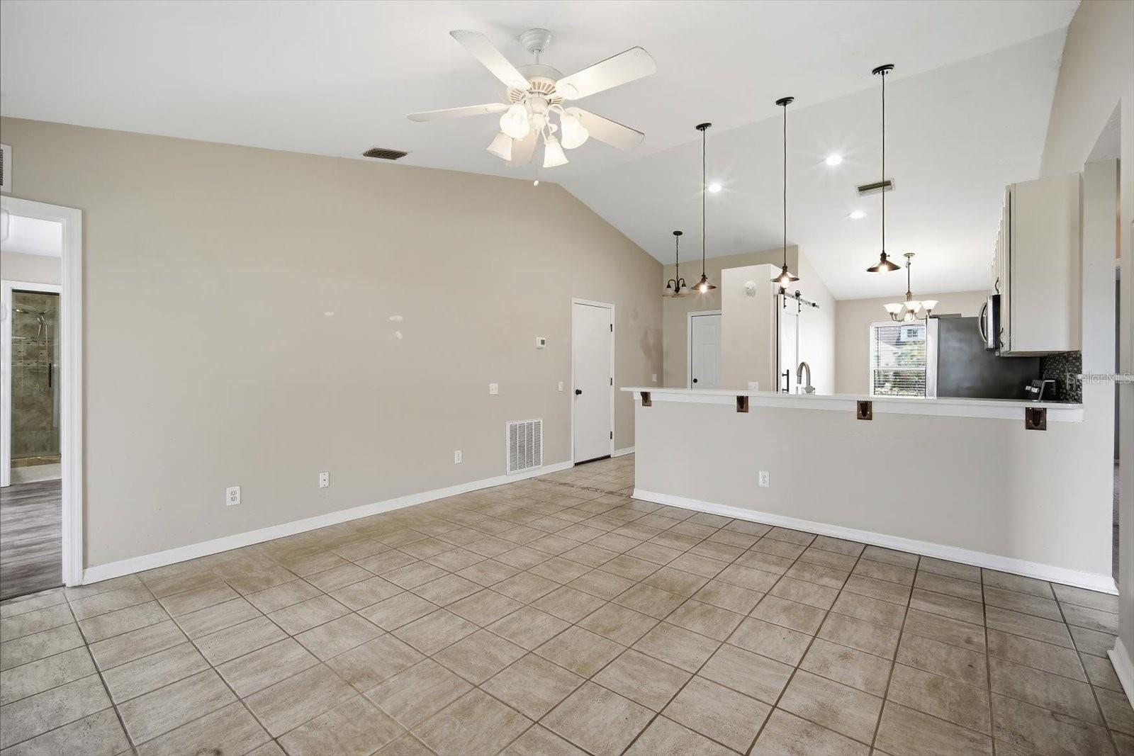 Image 11 of 28 For 11609 4th Avenue E