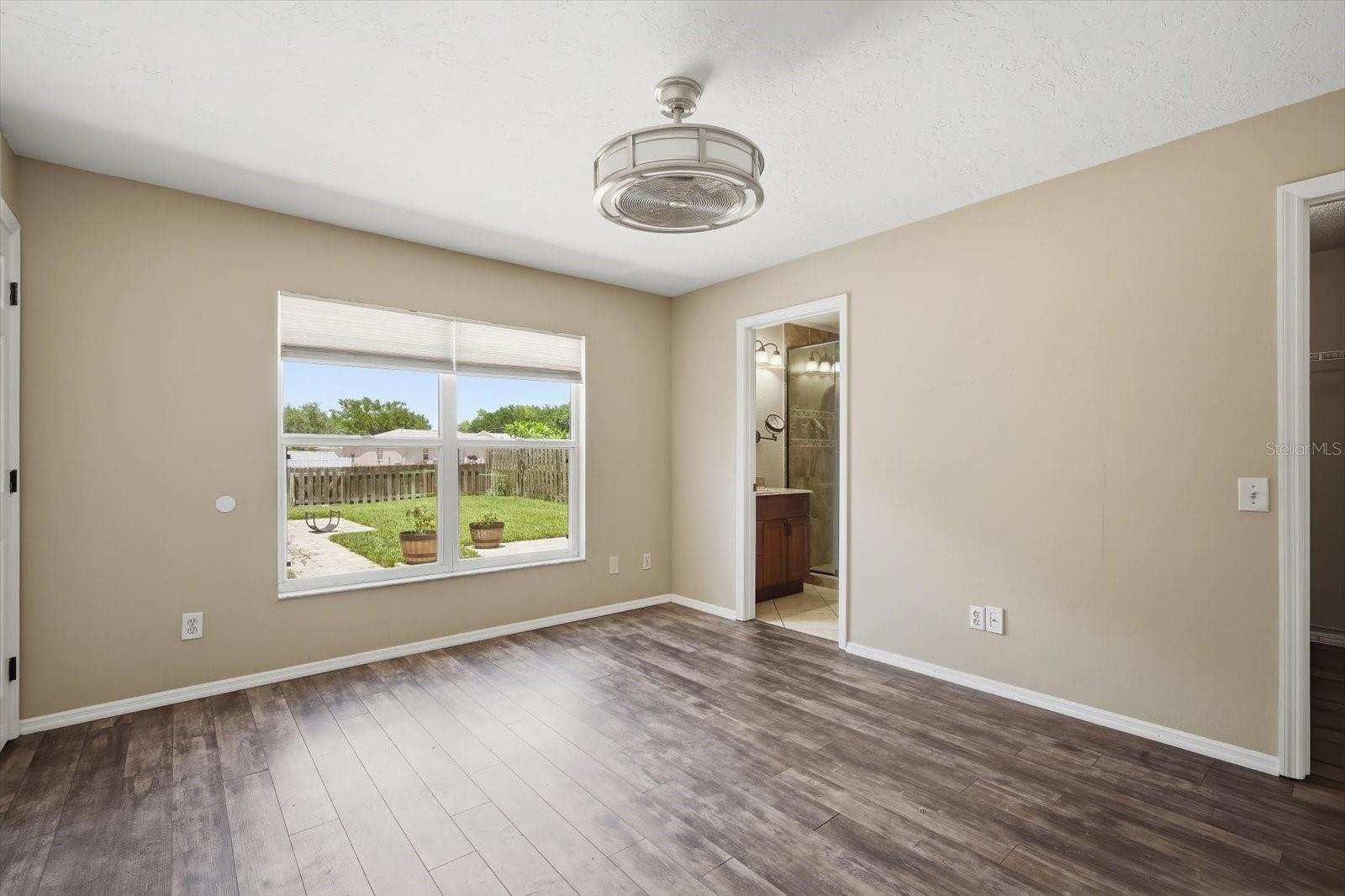 Image 13 of 28 For 11609 4th Avenue E