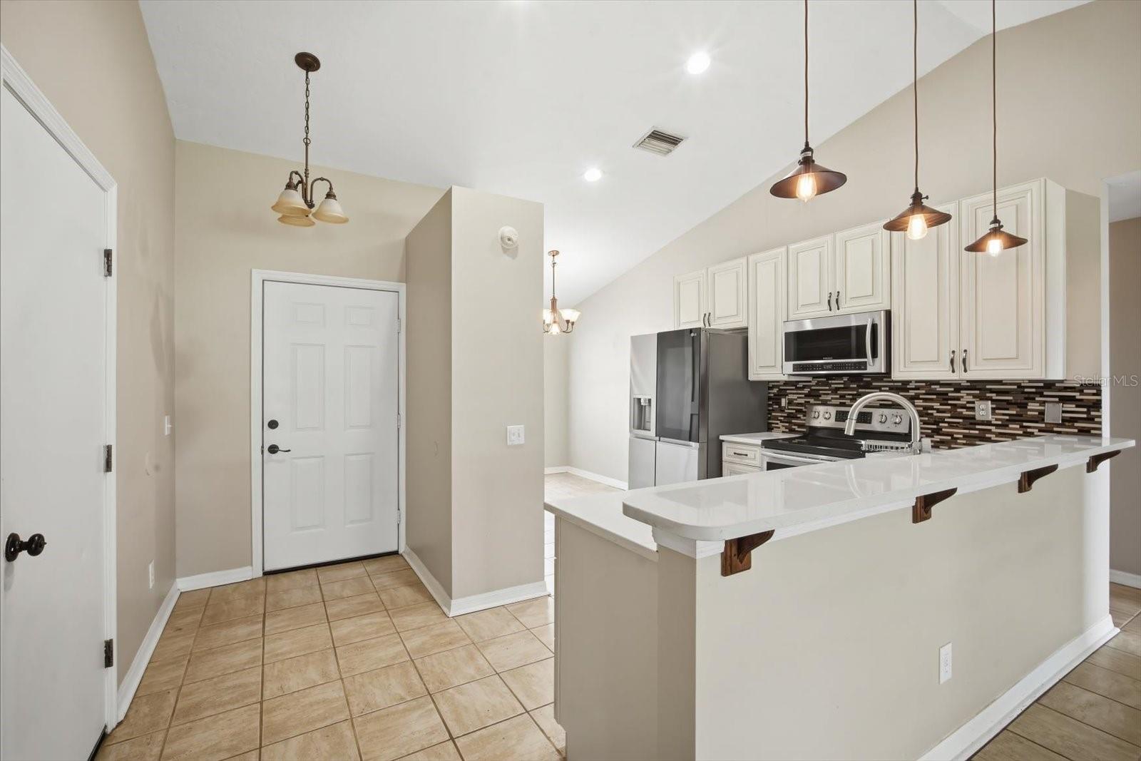 Image 4 of 28 For 11609 4th Avenue E
