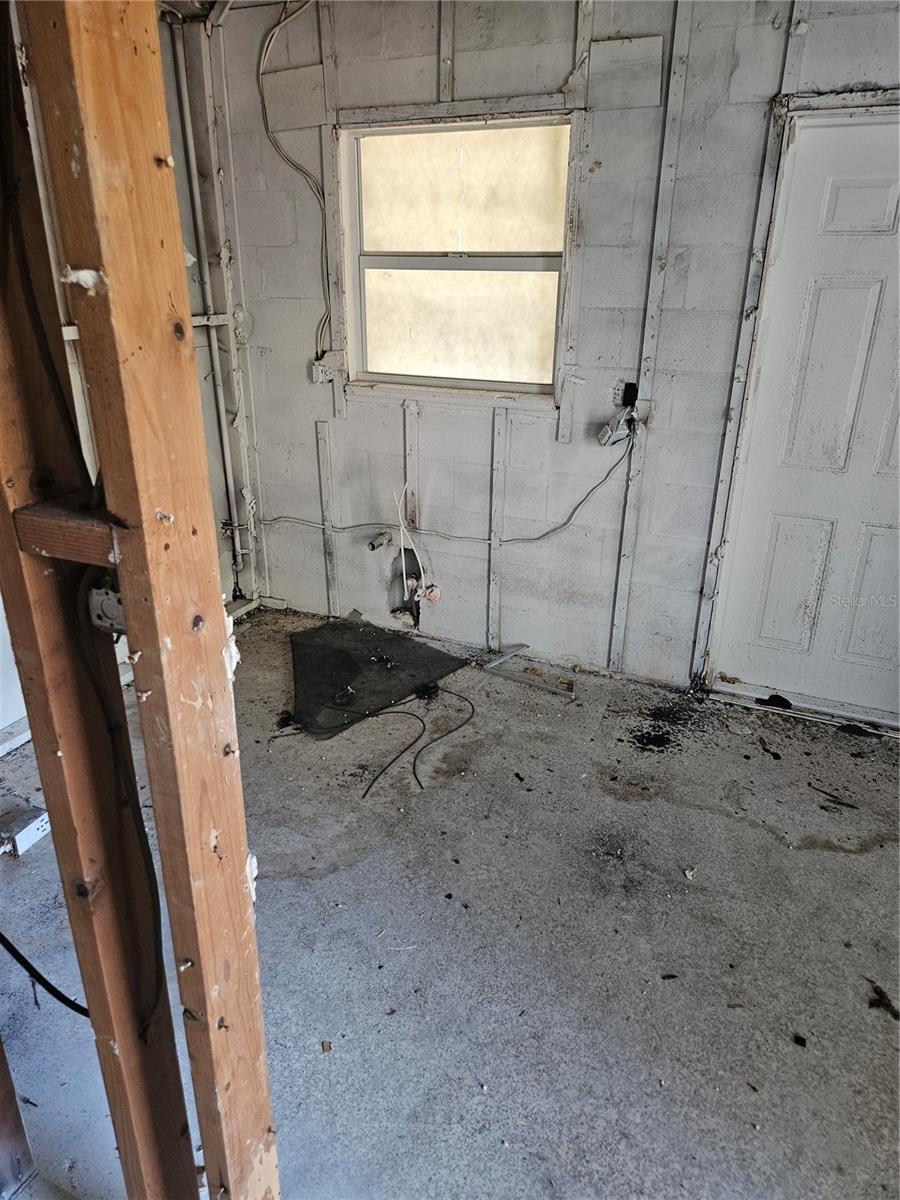 Image 13 of 24 For 2814 Palmadelia Avenue