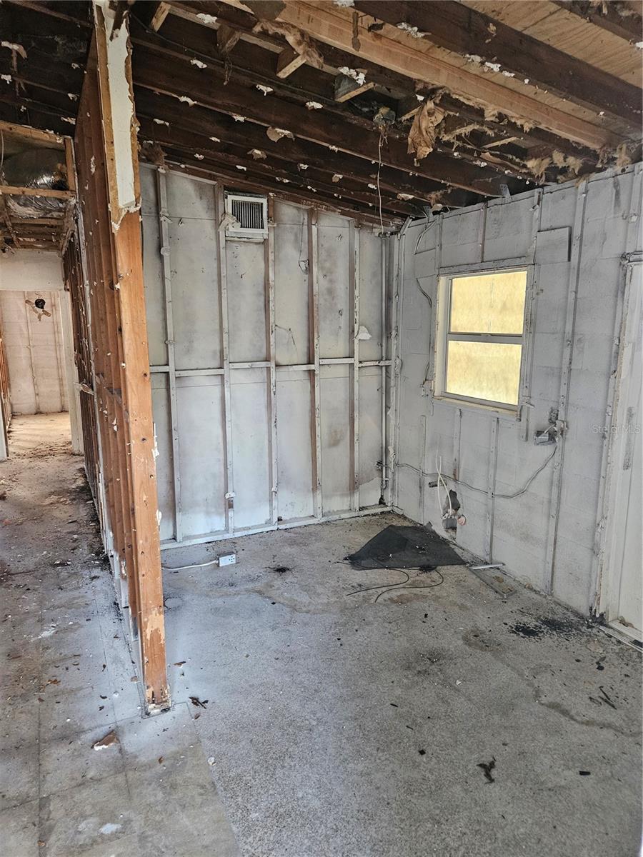 Image 2 of 24 For 2814 Palmadelia Avenue
