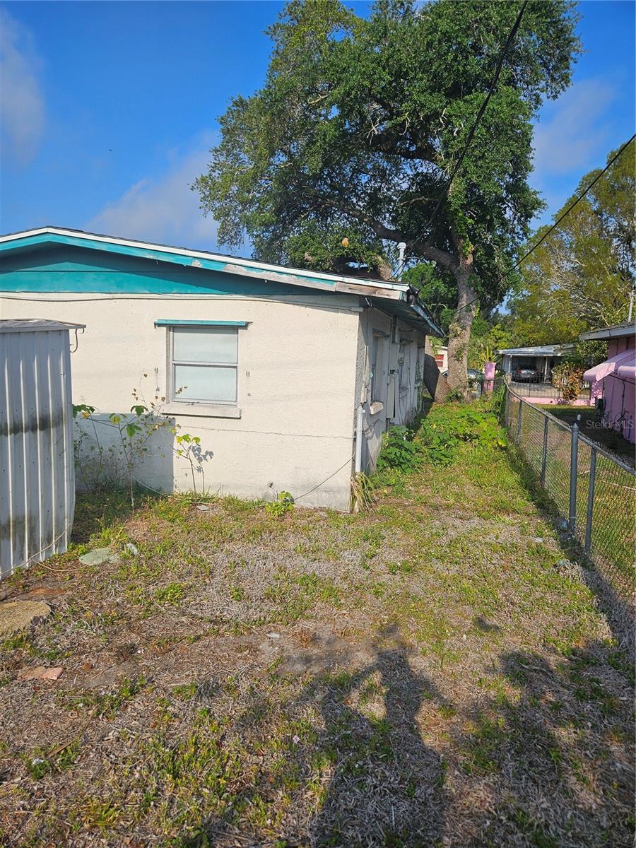 Image 22 of 24 For 2814 Palmadelia Avenue