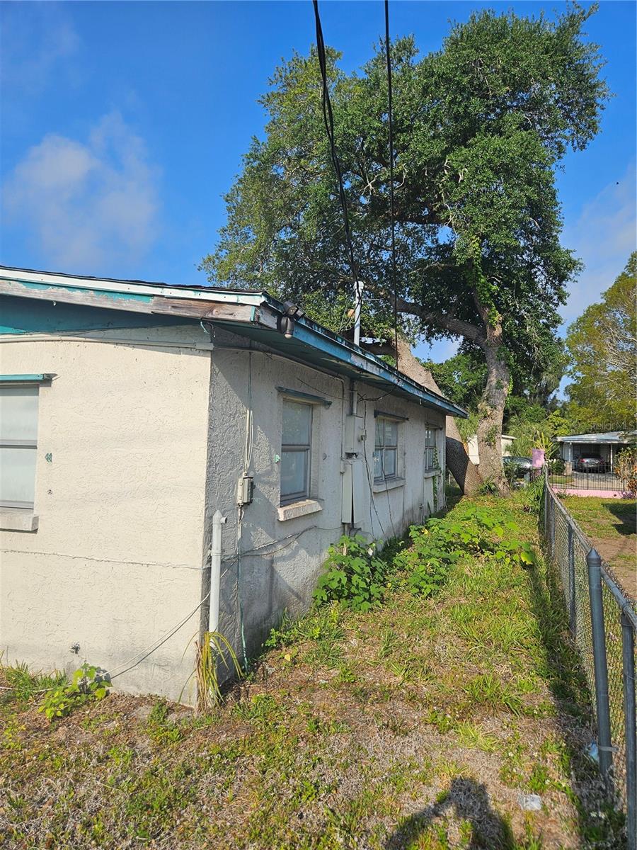 Image 23 of 24 For 2814 Palmadelia Avenue