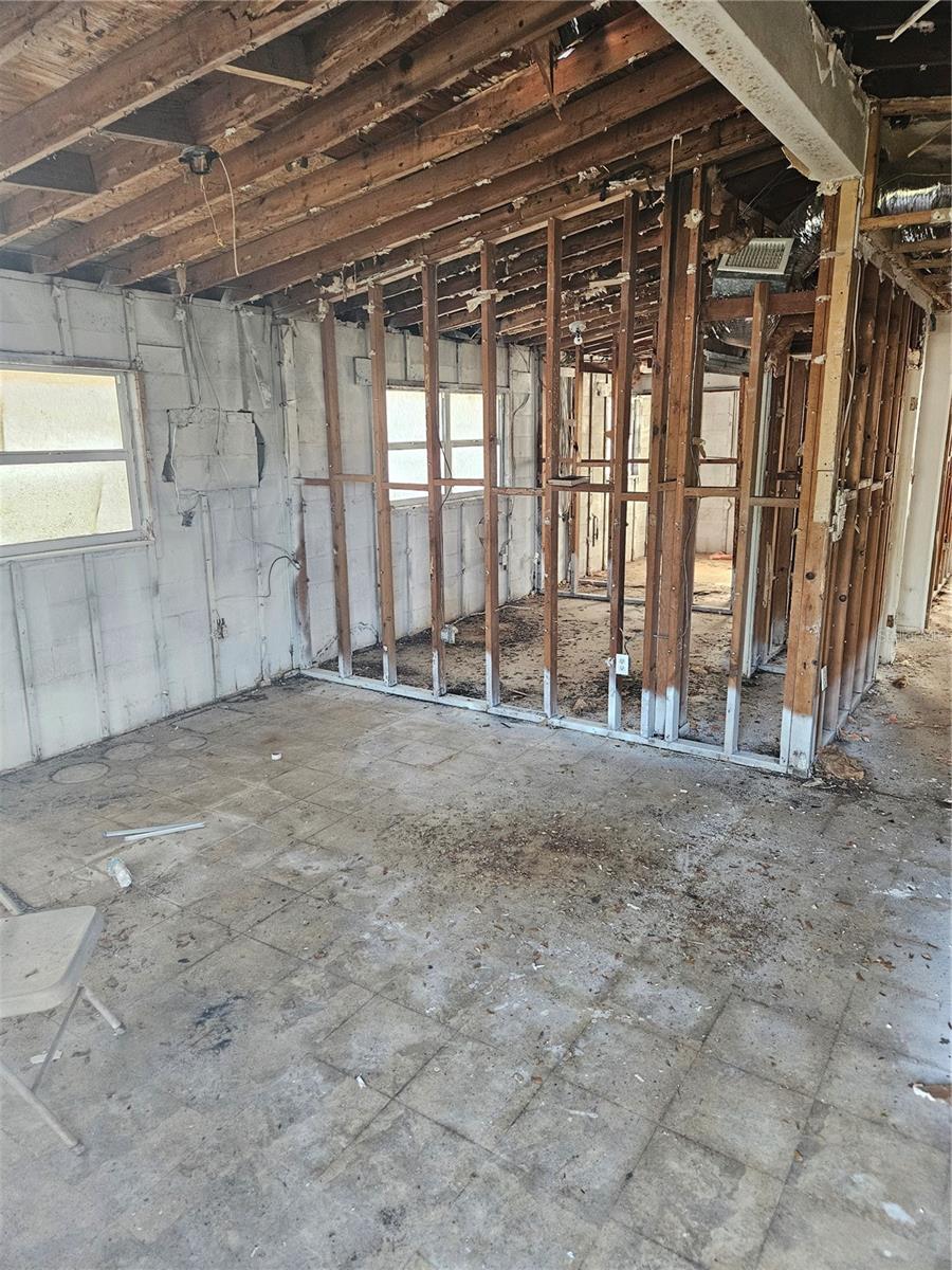 Image 3 of 24 For 2814 Palmadelia Avenue
