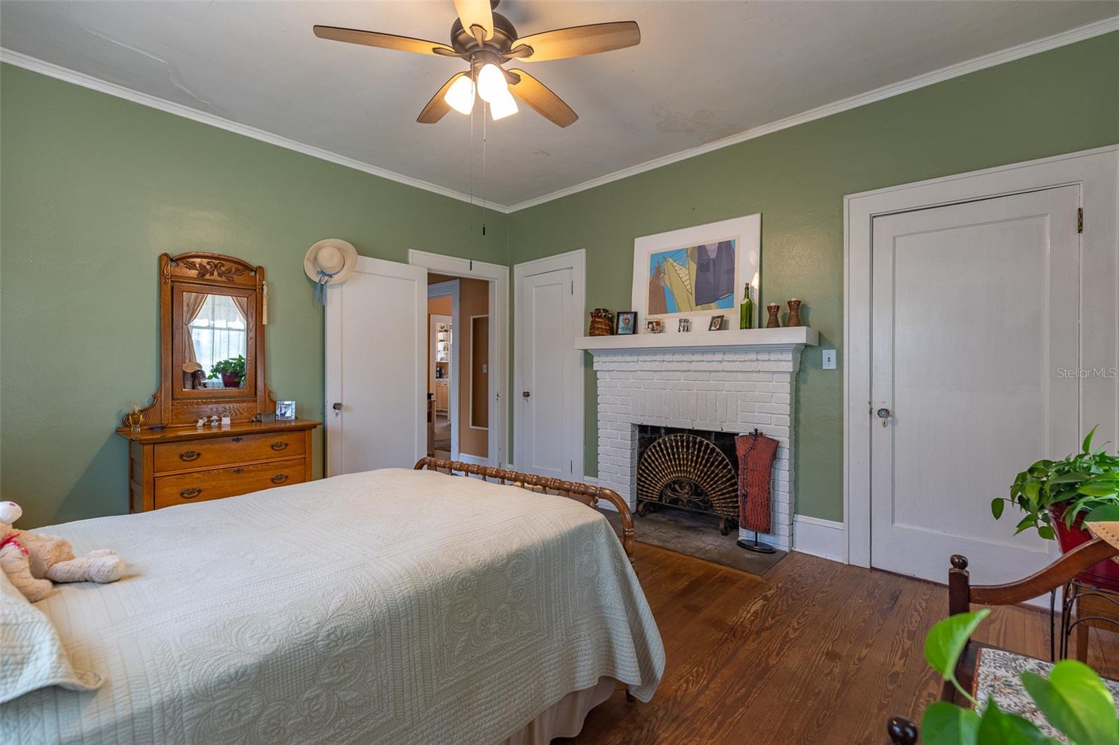 Image 16 of 30 For 1221 18th Street W