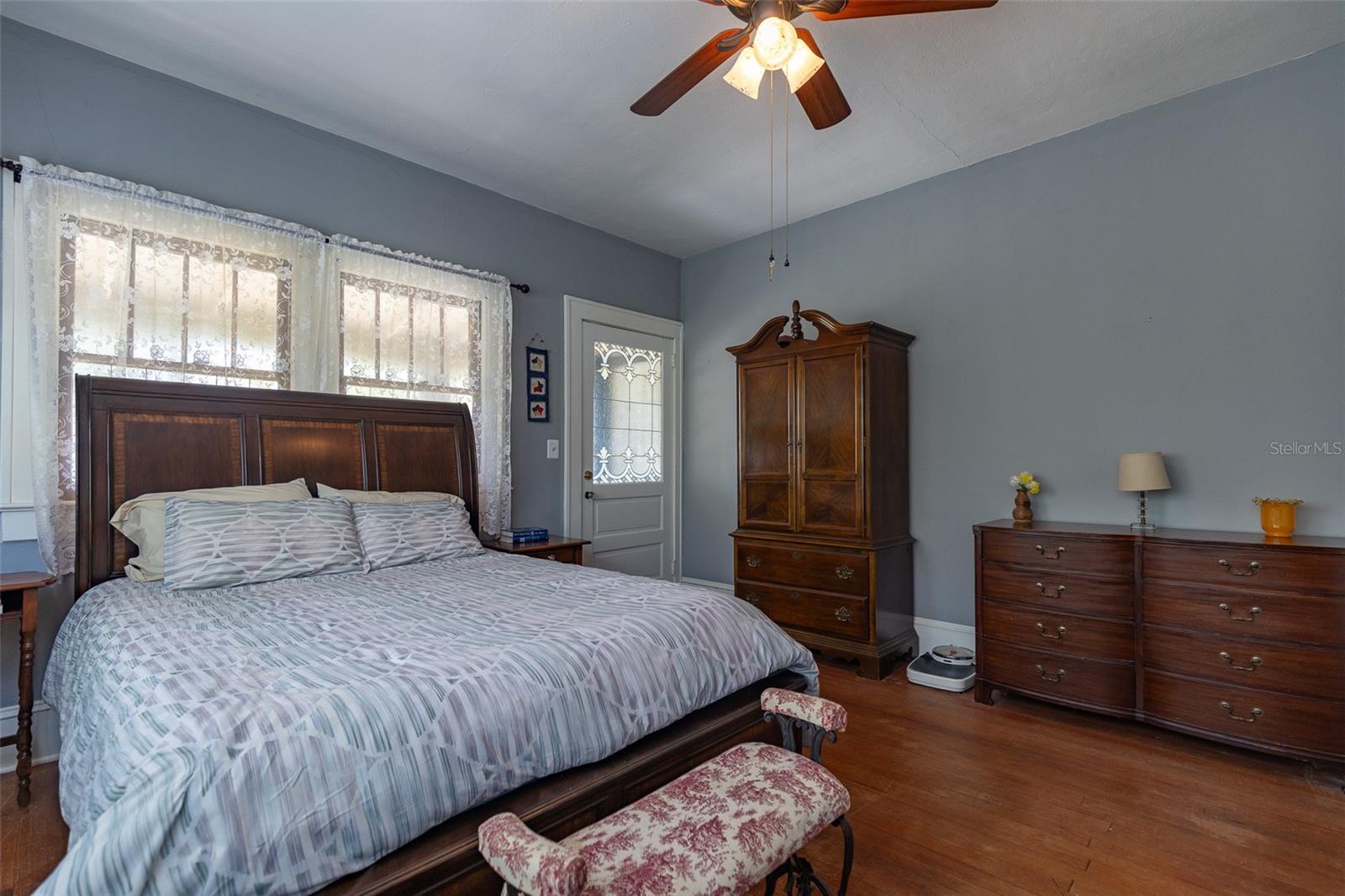 Image 18 of 30 For 1221 18th Street W
