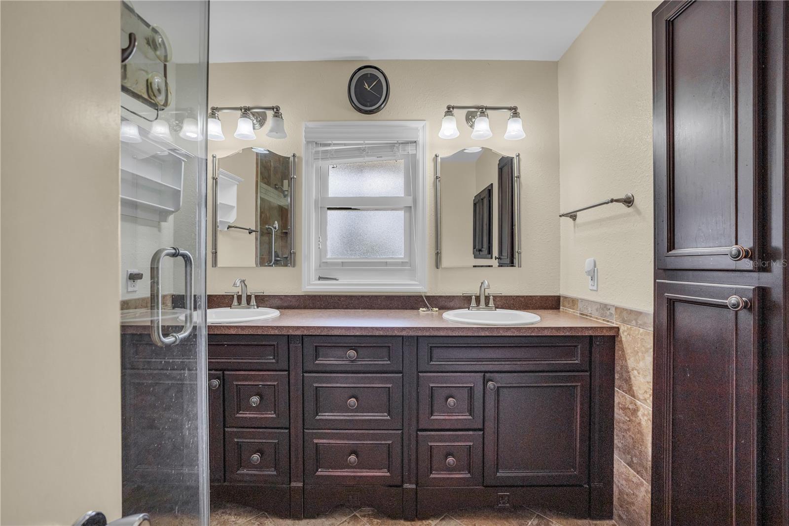 Image 10 of 26 For 7203 Broughton Street