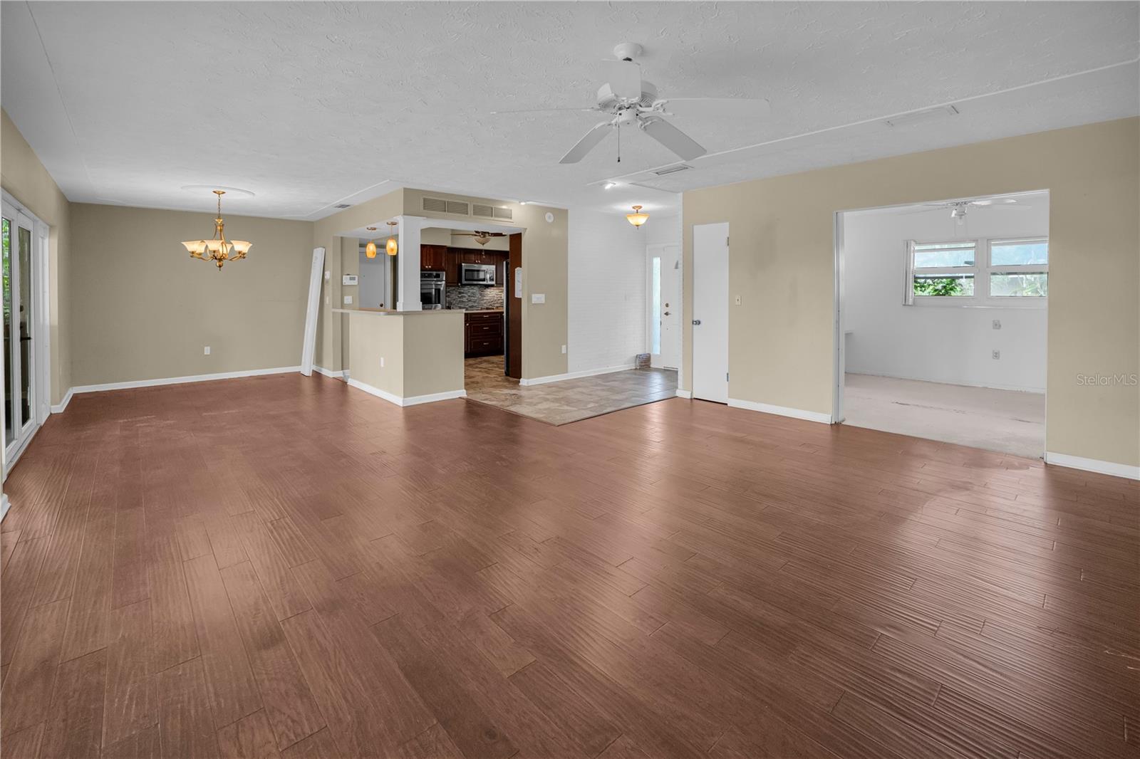 Image 3 of 26 For 7203 Broughton Street