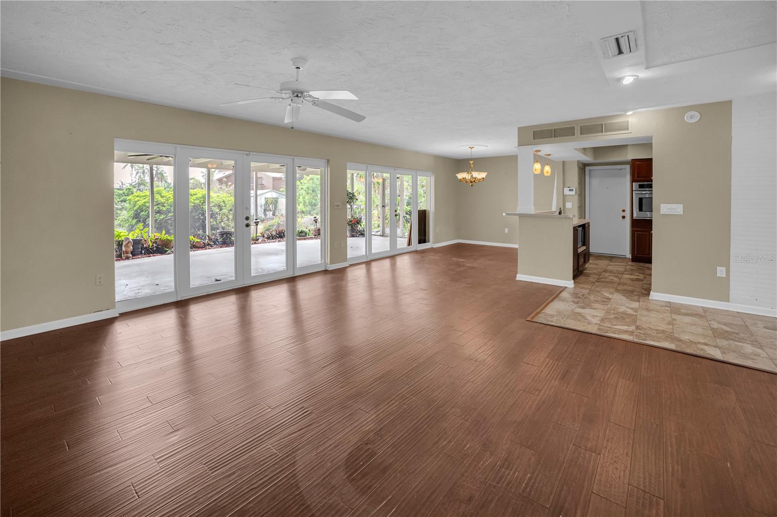 Image 4 of 26 For 7203 Broughton Street