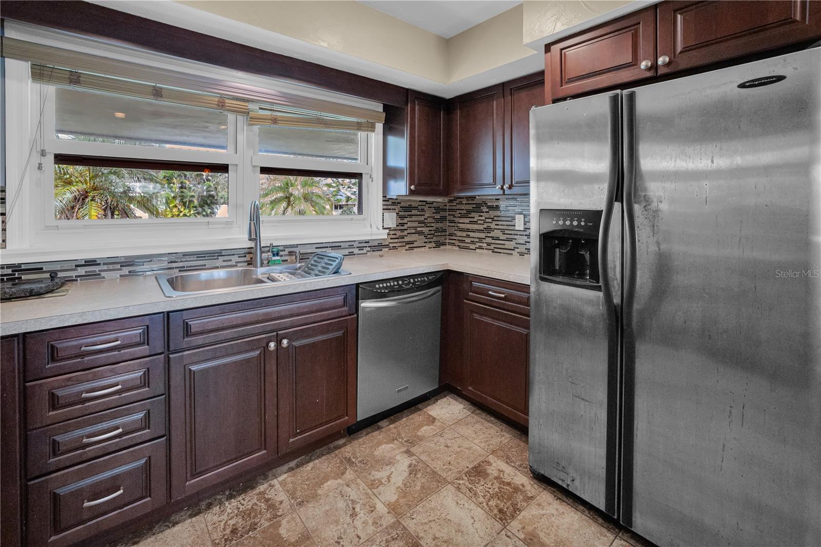 Image 6 of 26 For 7203 Broughton Street
