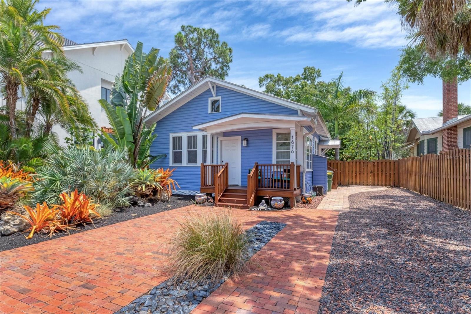 Details for 1676 Oak Street, SARASOTA, FL 34236