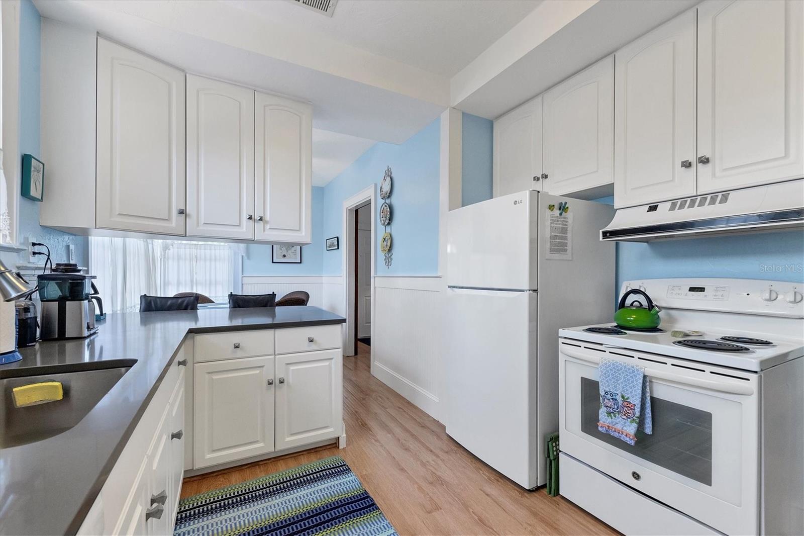 Image 12 of 49 For 1676 Oak Street